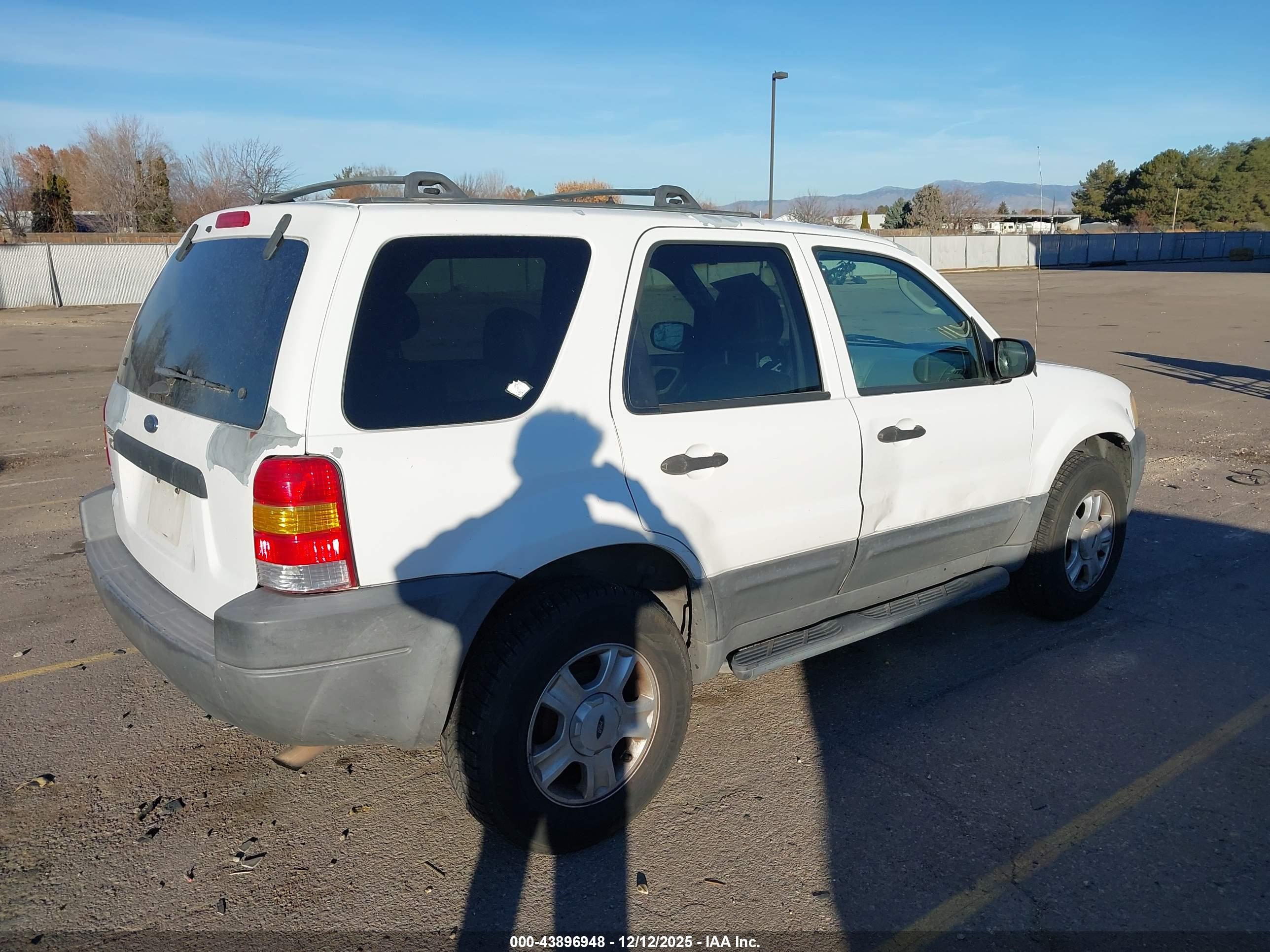 FORD ESCAPE image 4