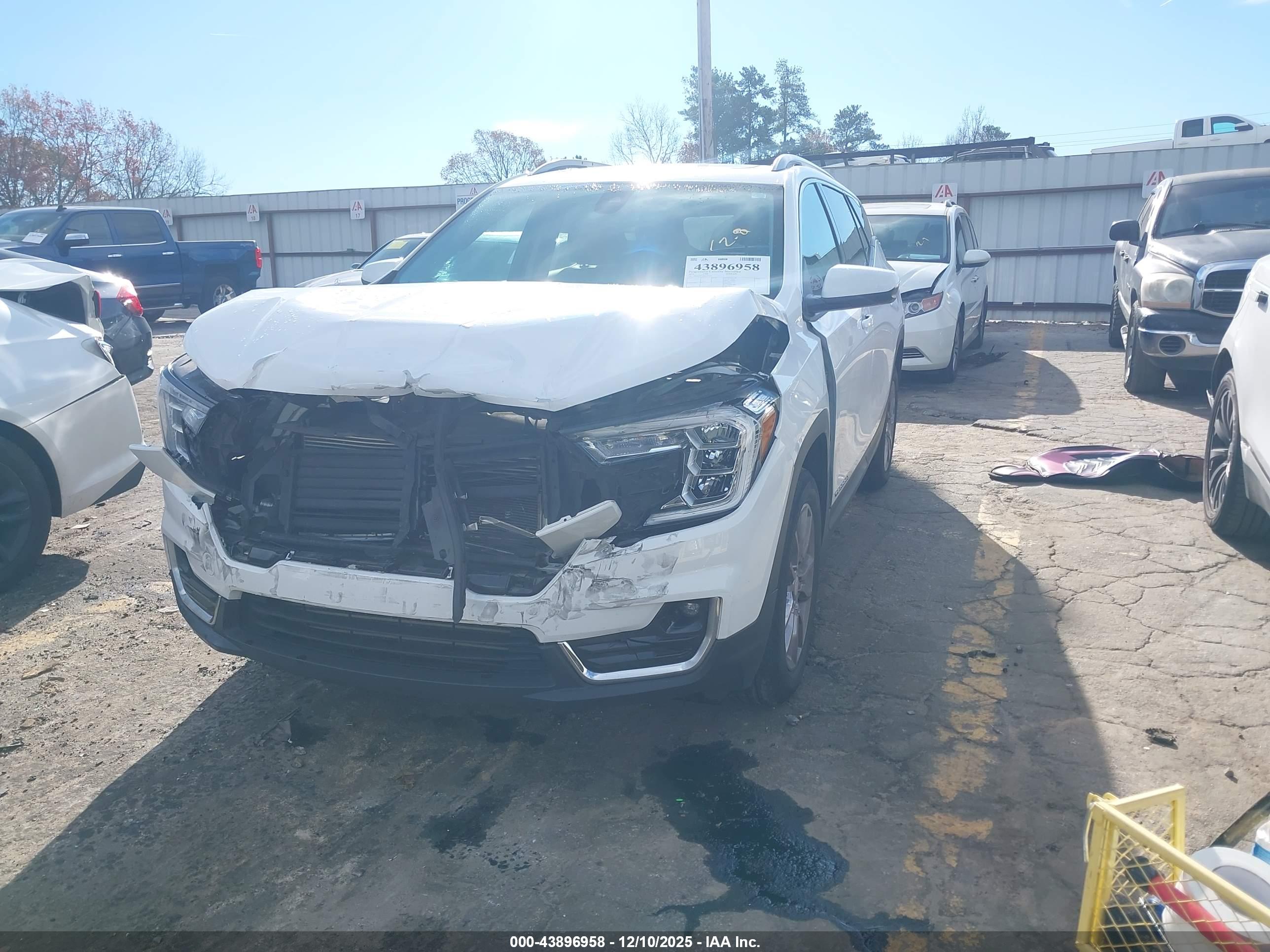 GMC TERRAIN image 6