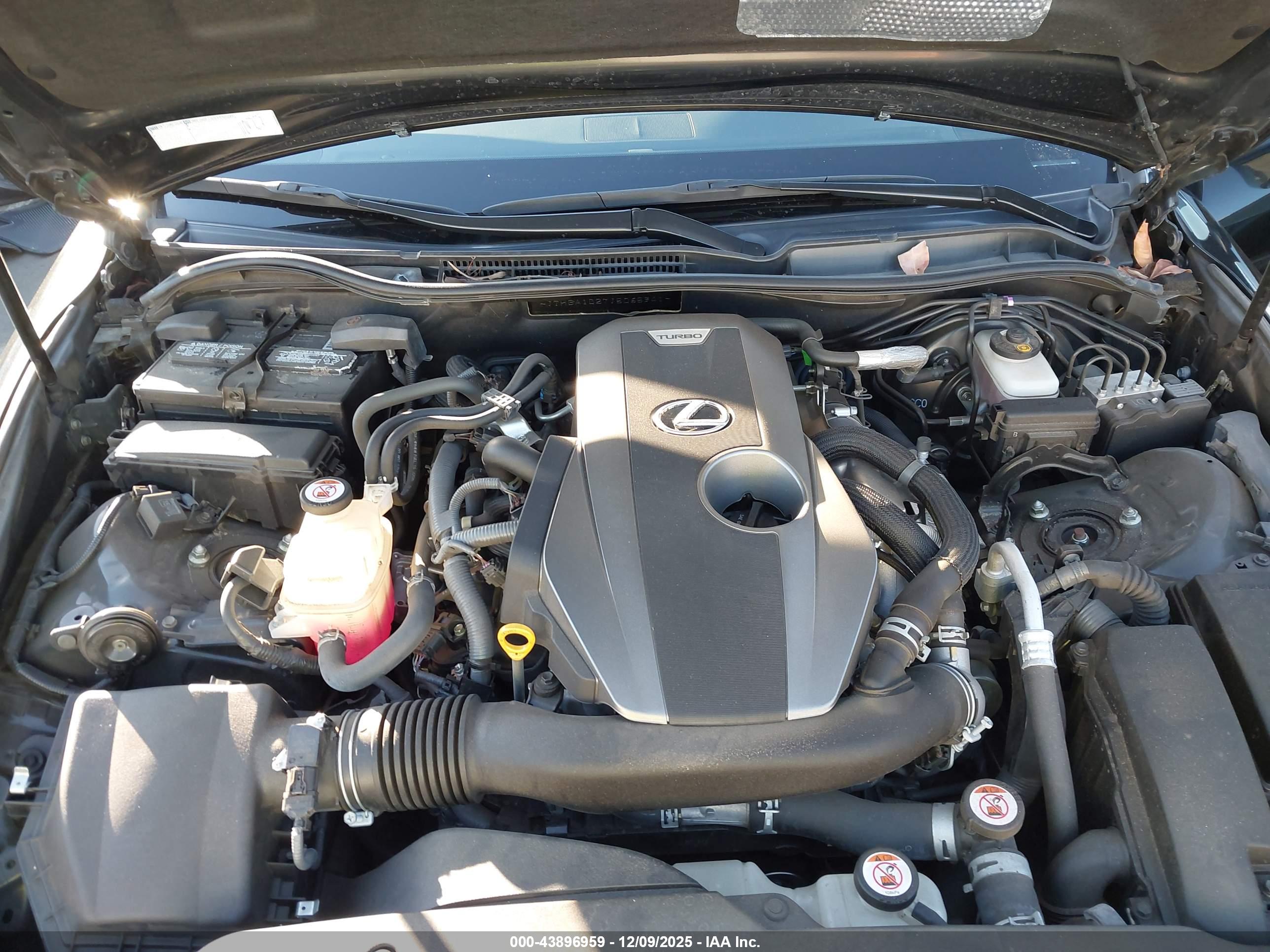 LEXUS IS image 10