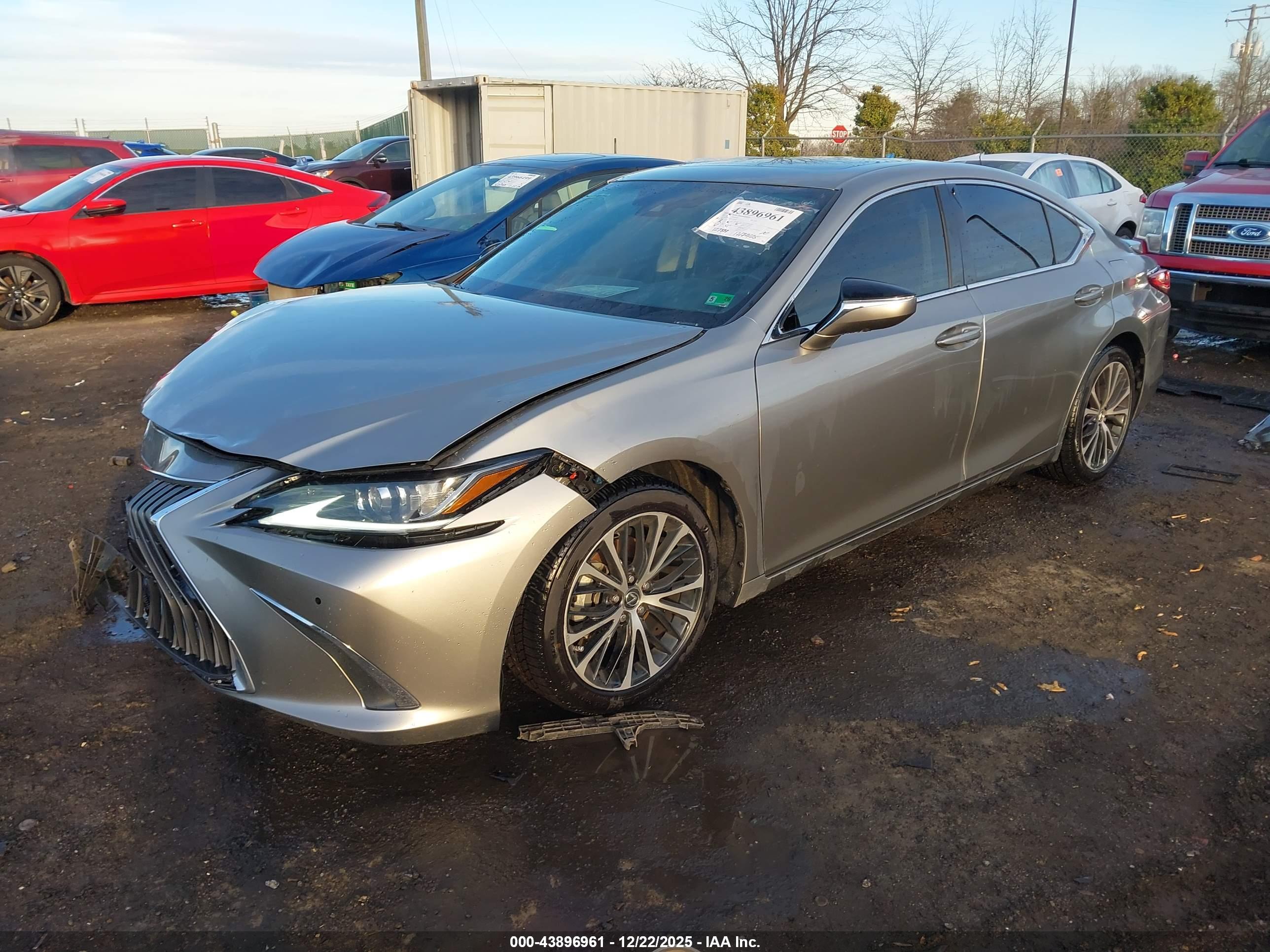 LEXUS ES image 2