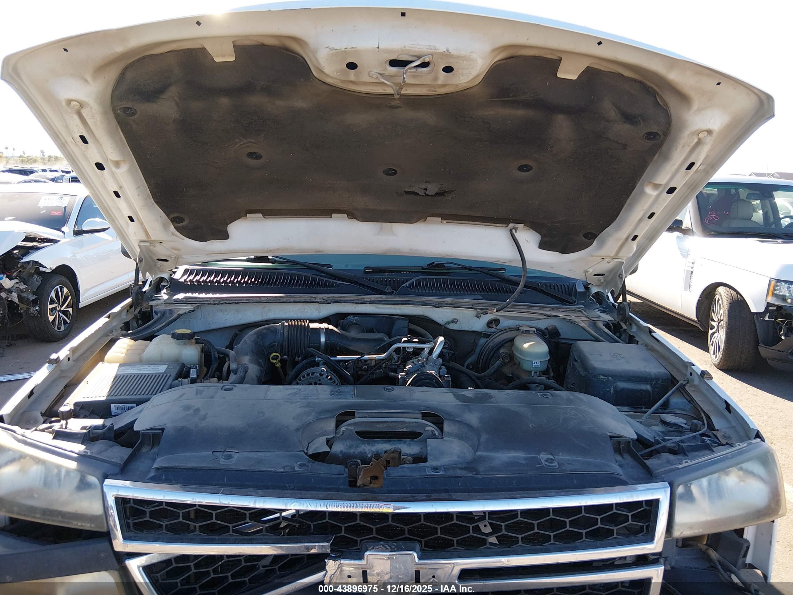 CHEVROLET SILVERADO image 10