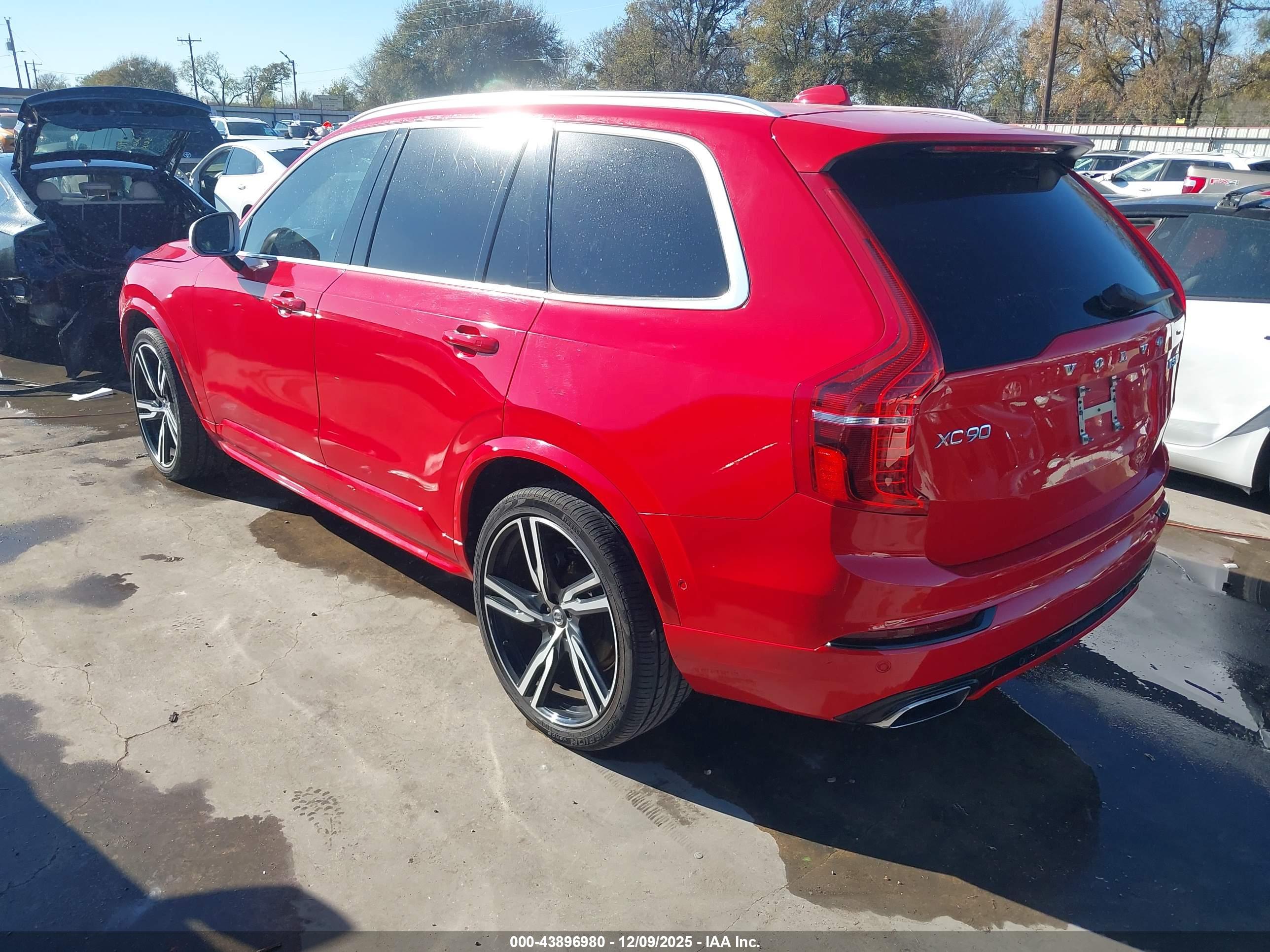 VOLVO XC90 image 3