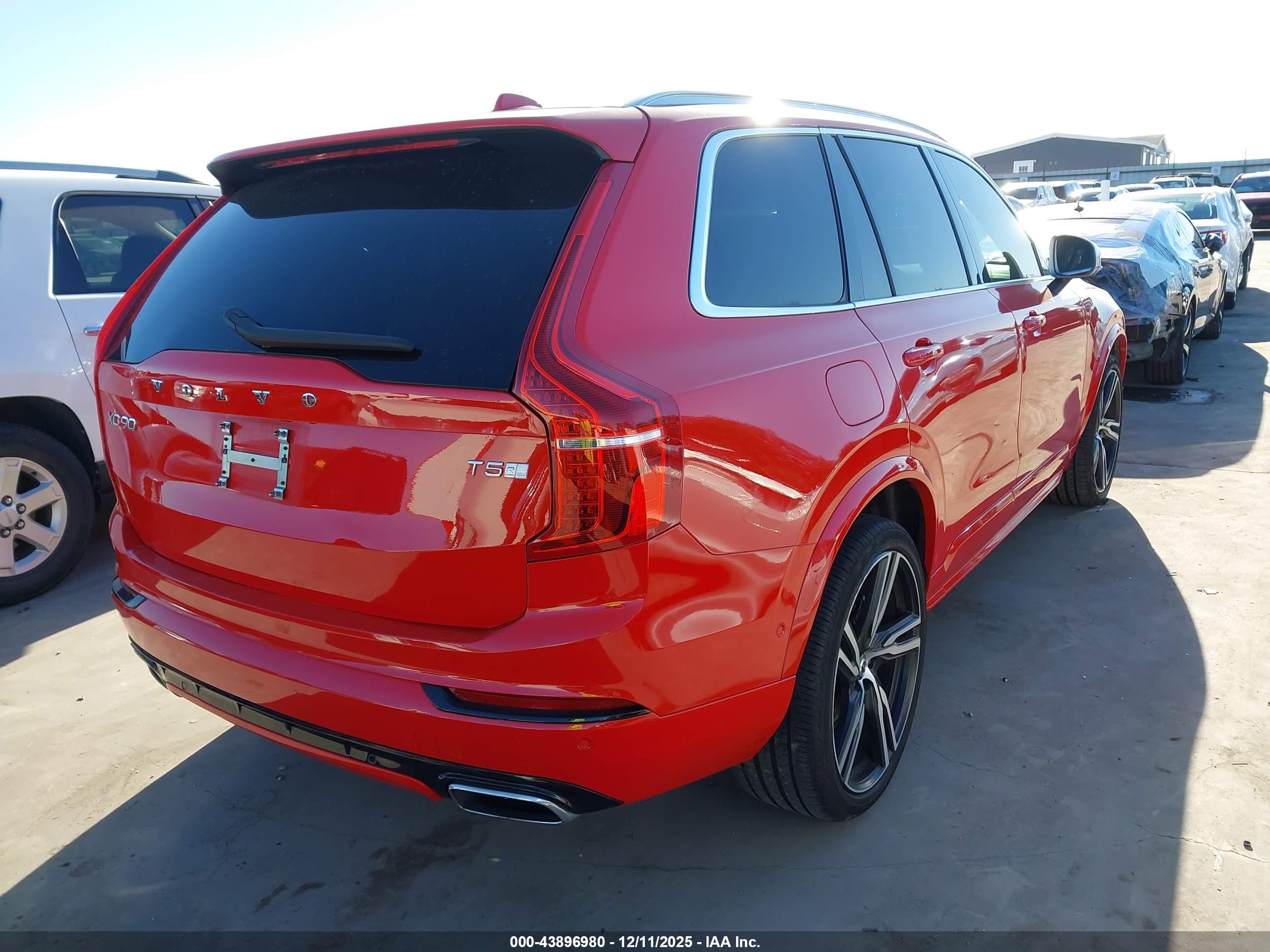 VOLVO XC90 image 4