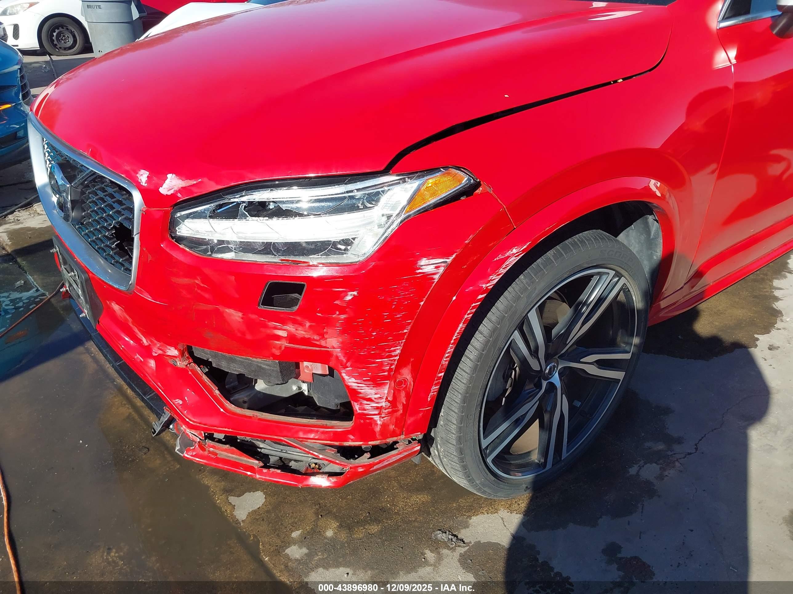 VOLVO XC90 image 6