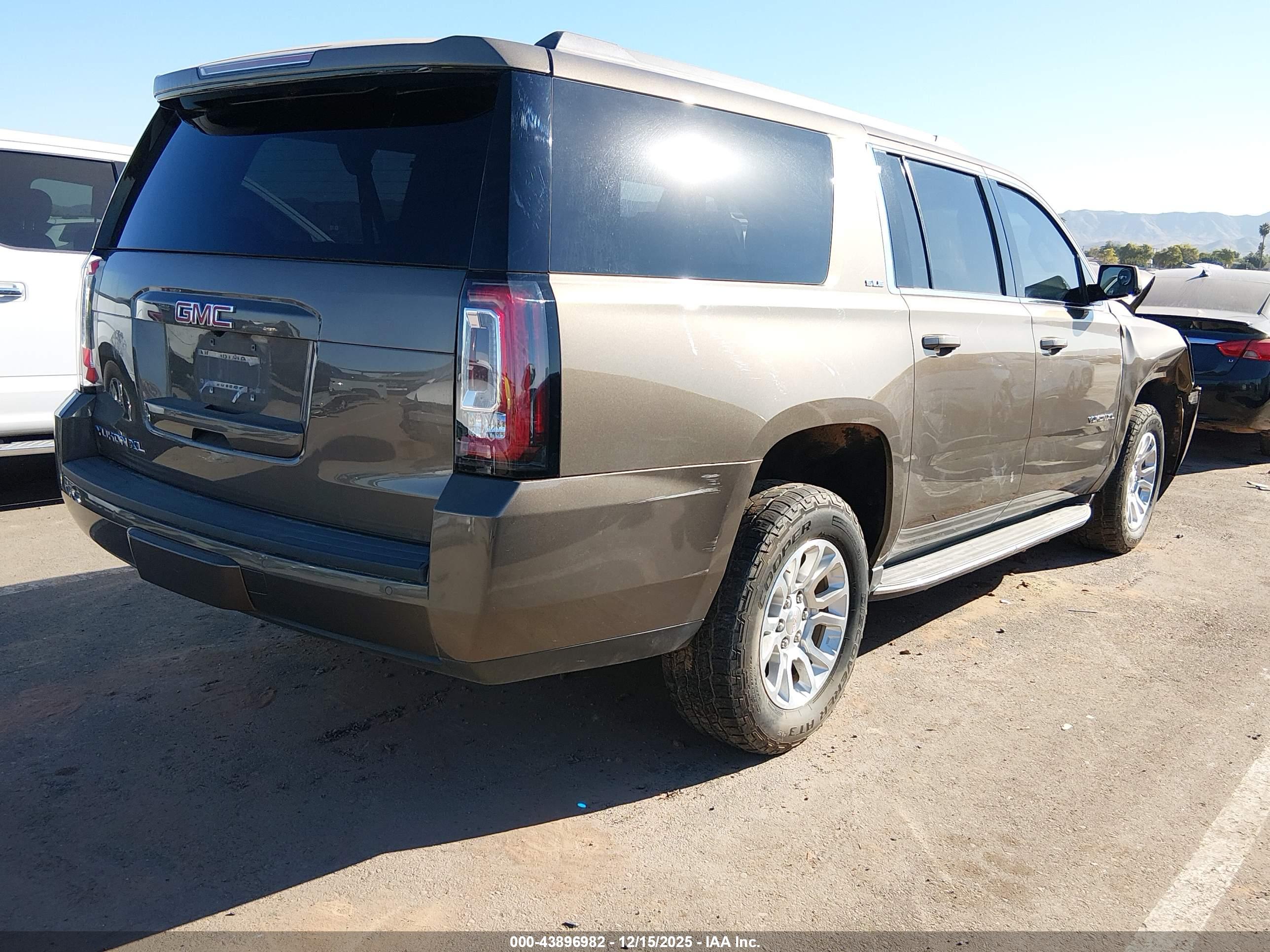 GMC YUKON image 4