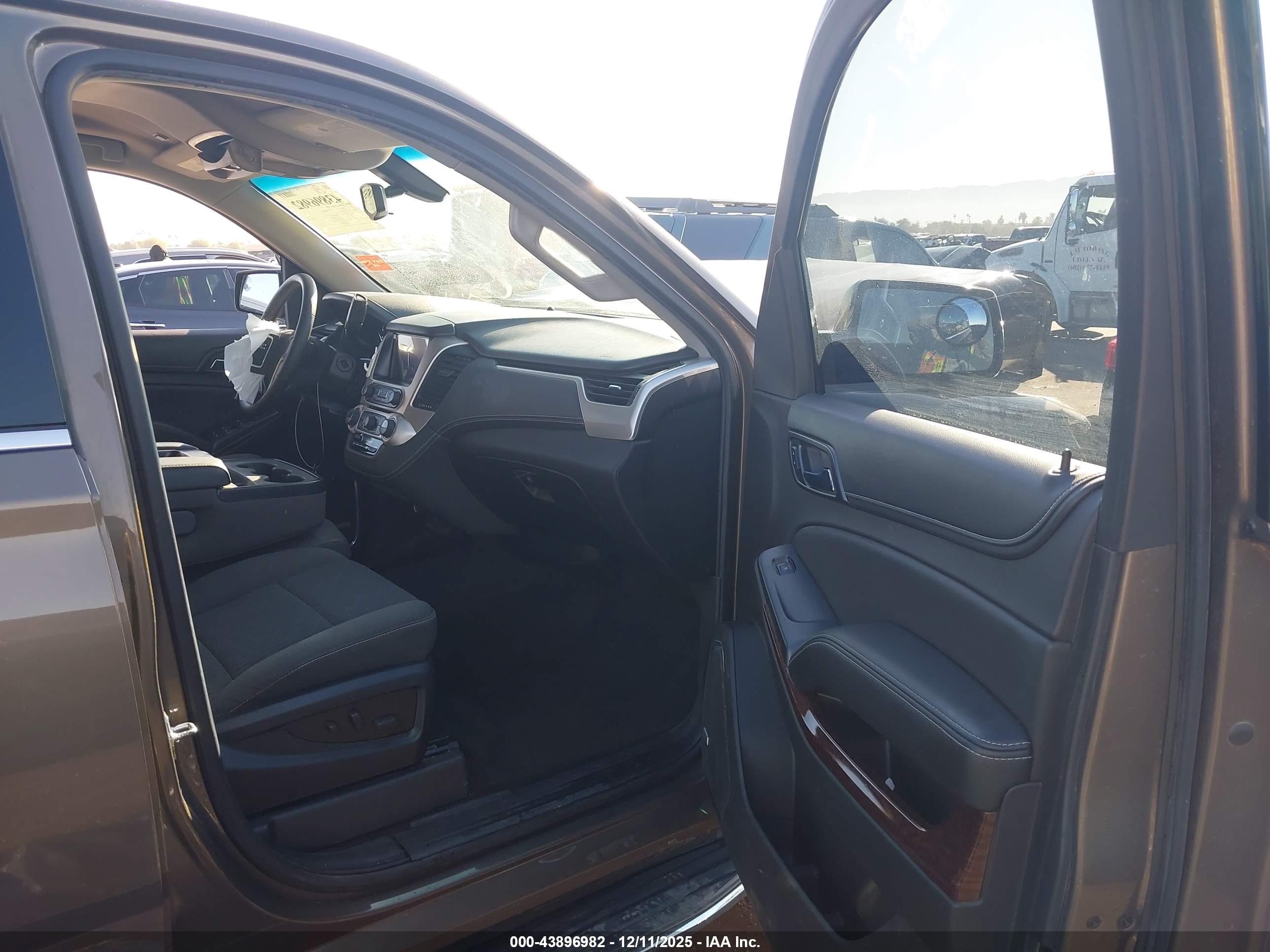 GMC YUKON image 5