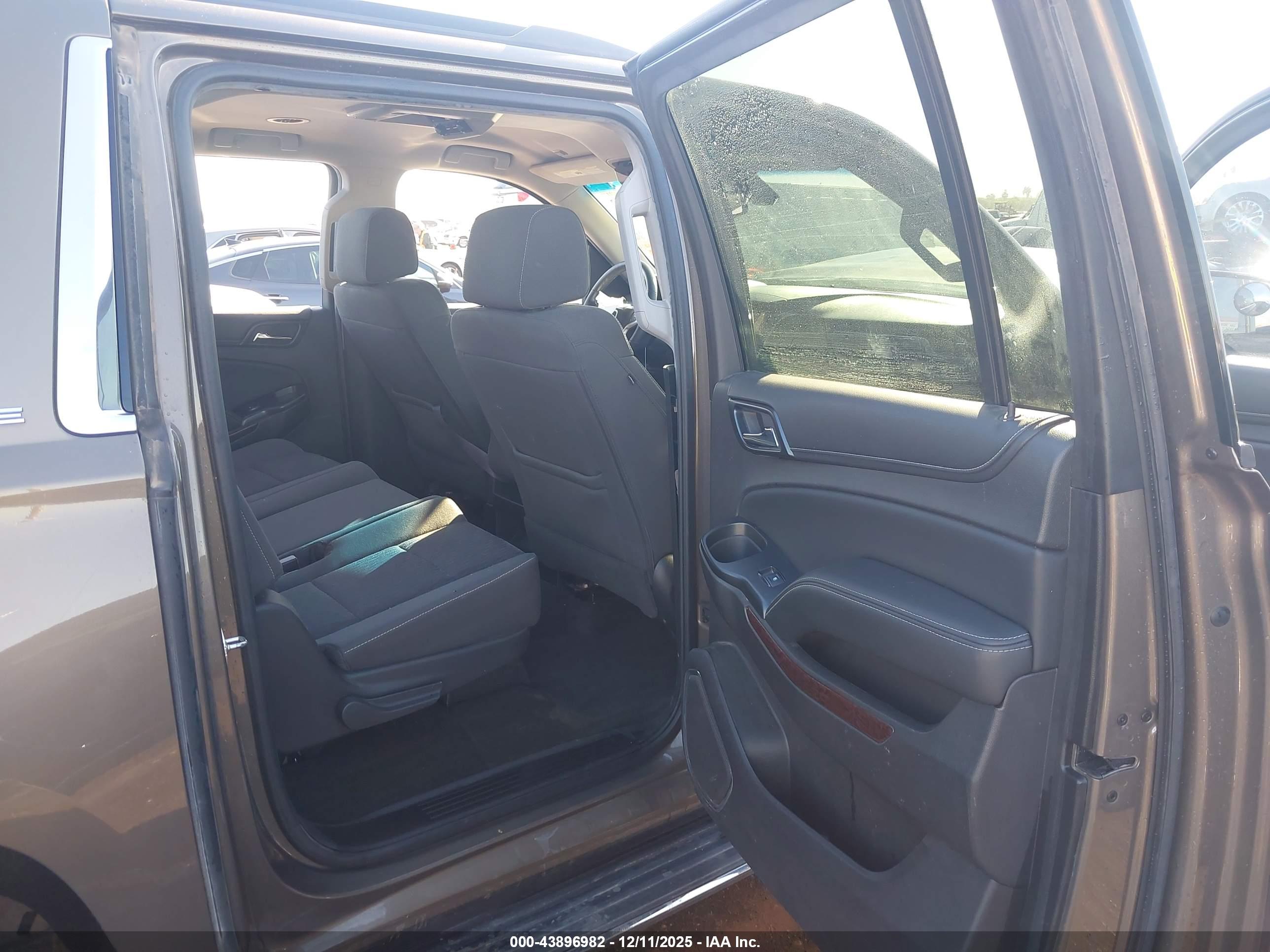 GMC YUKON image 8