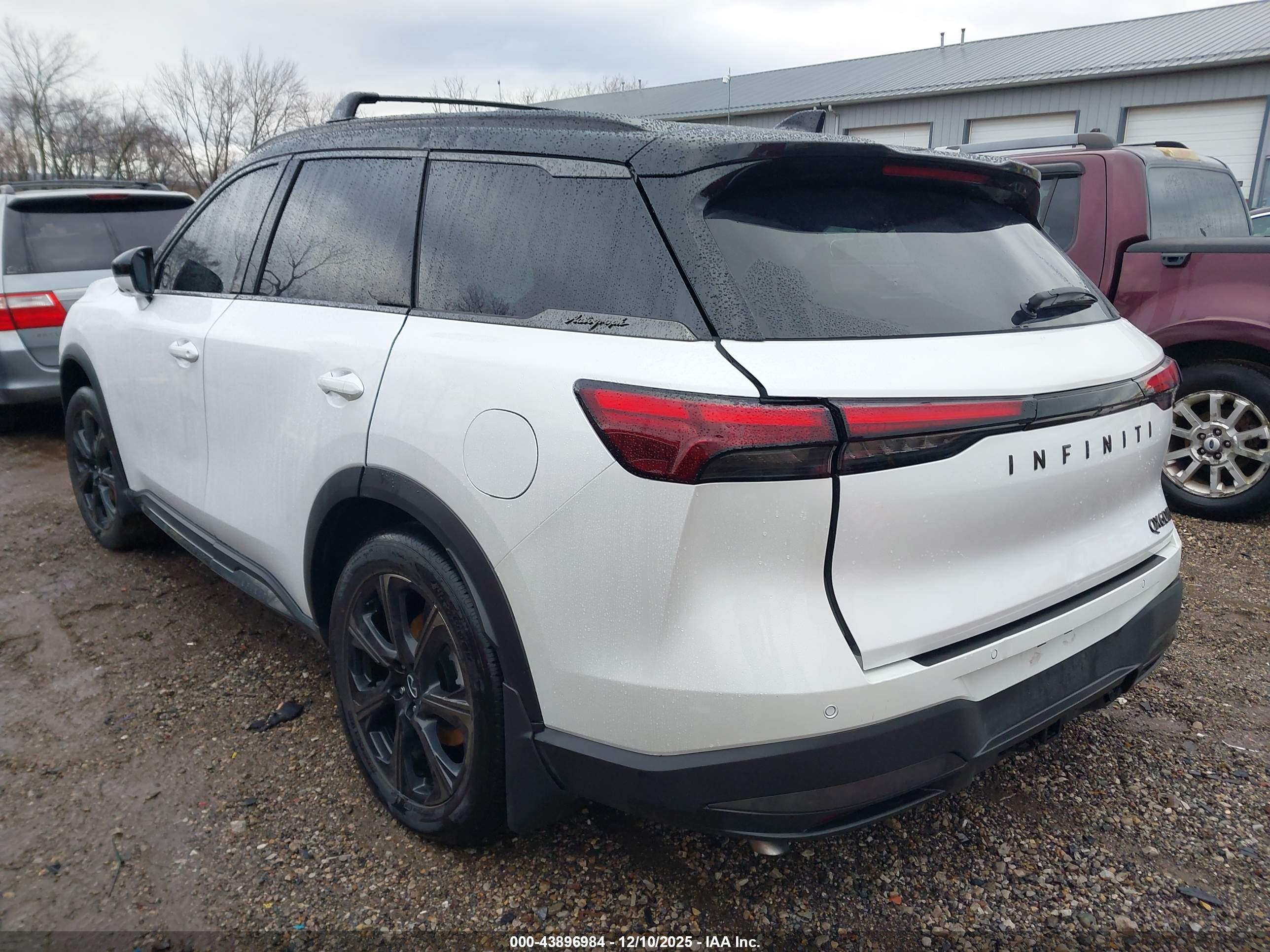 INFINITI QX60 image 3