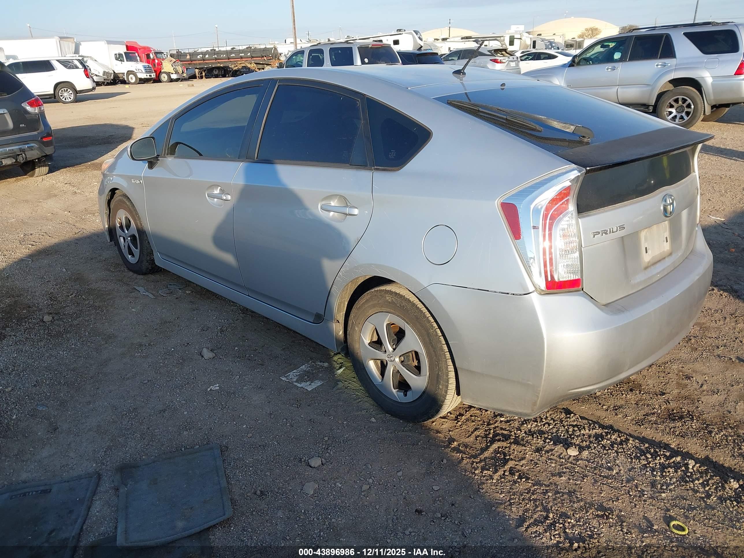 TOYOTA PRIUS image 3