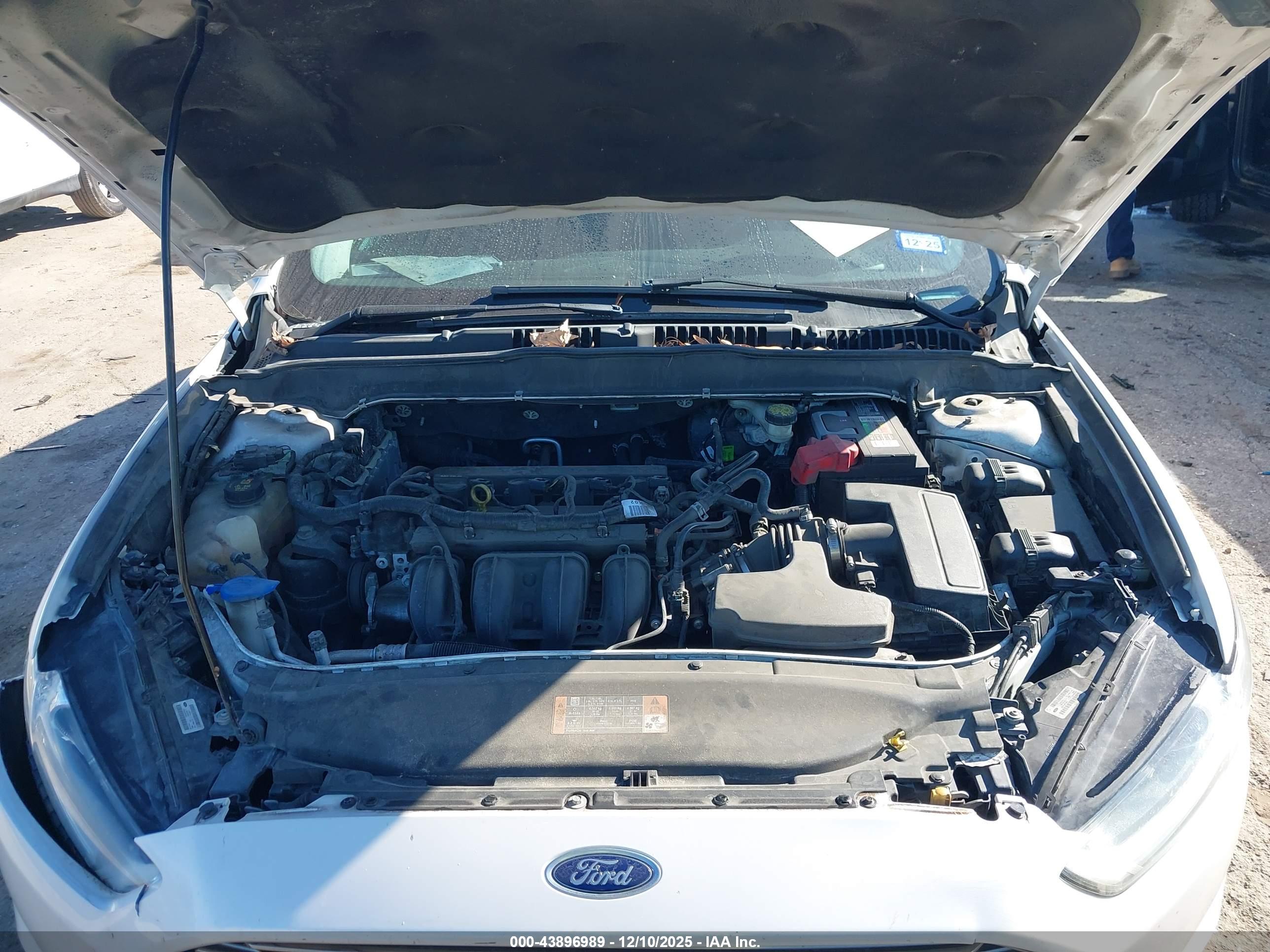 FORD FUSION image 10