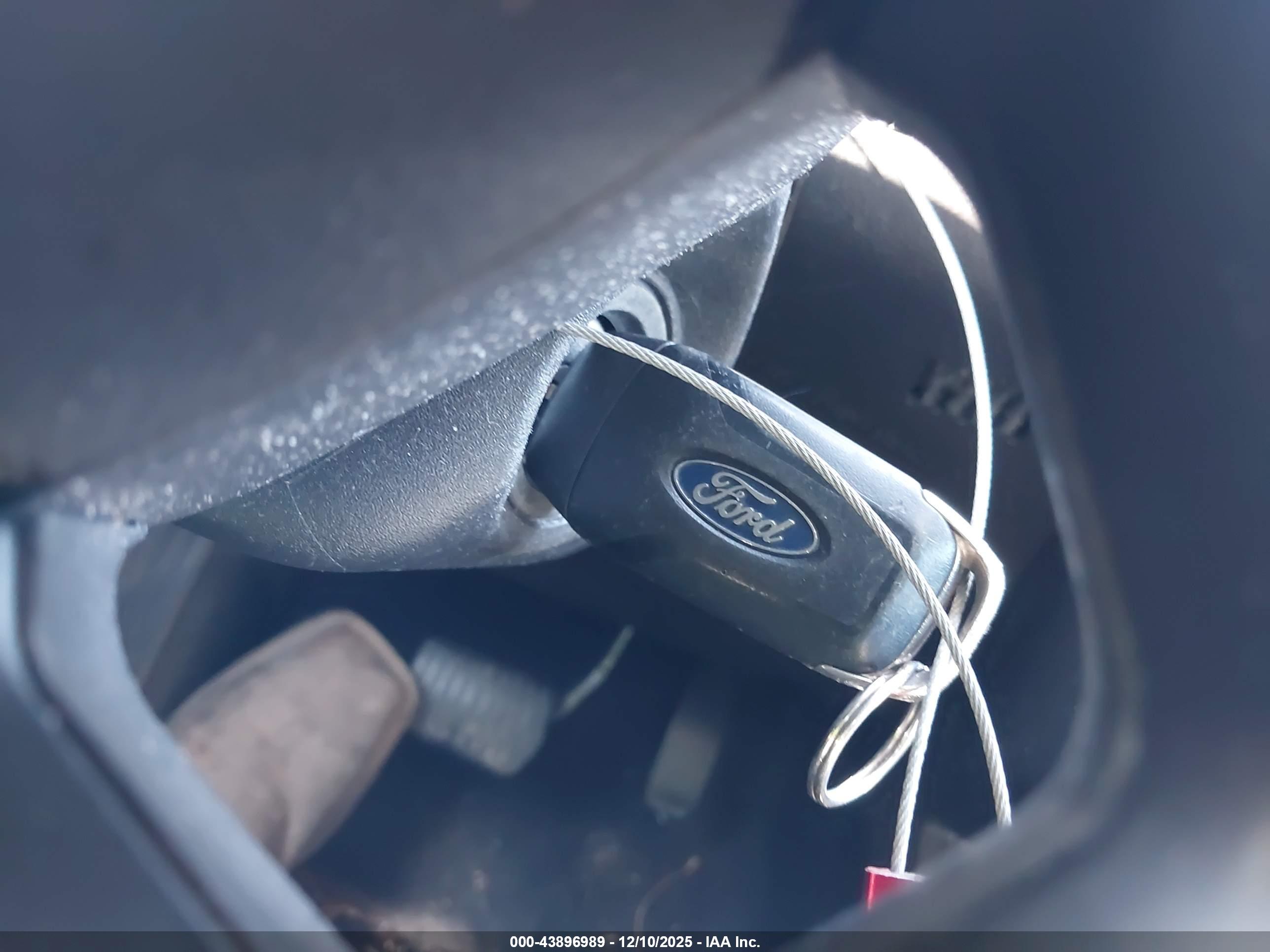 FORD FUSION image 11