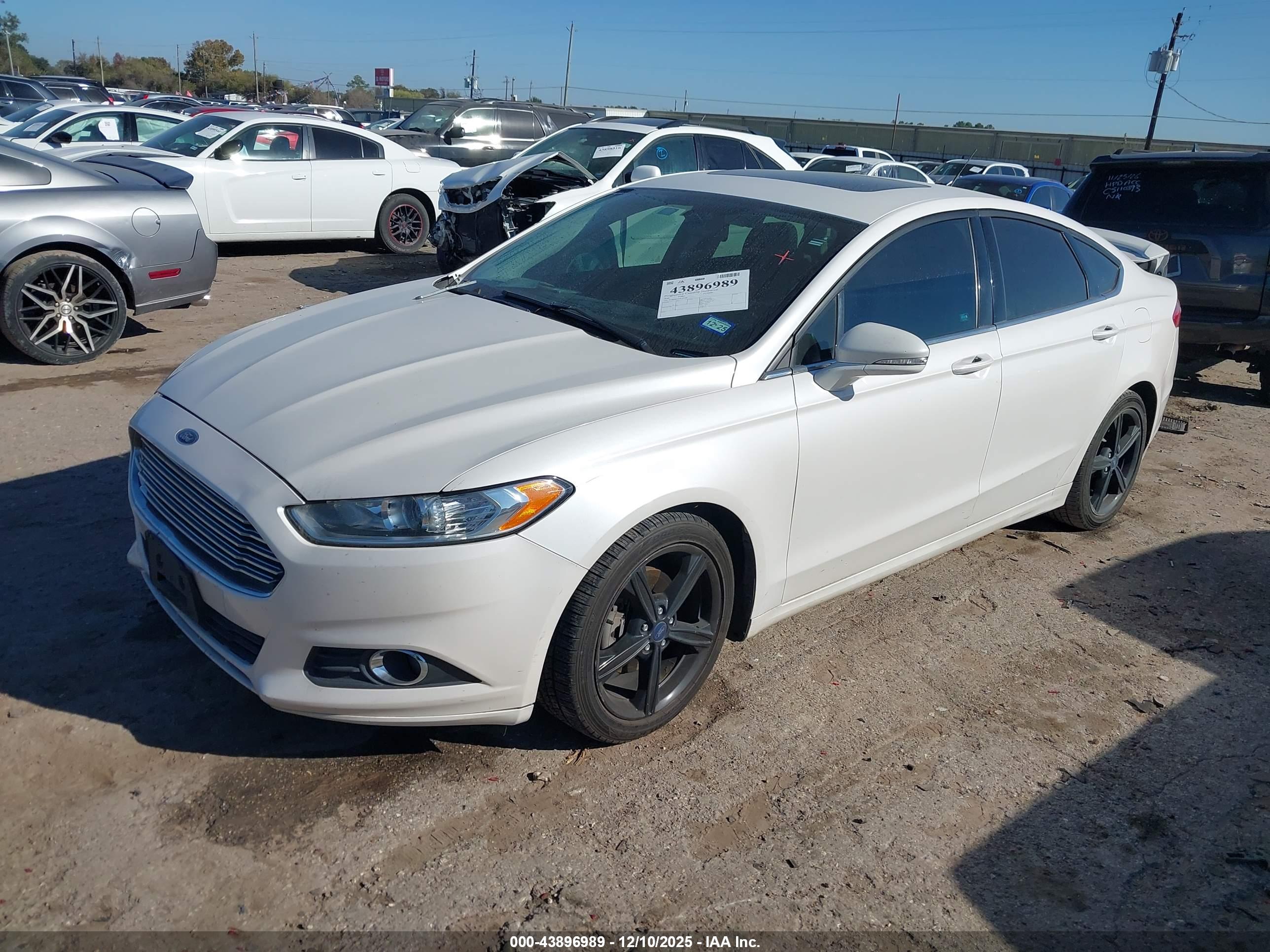 FORD FUSION image 2
