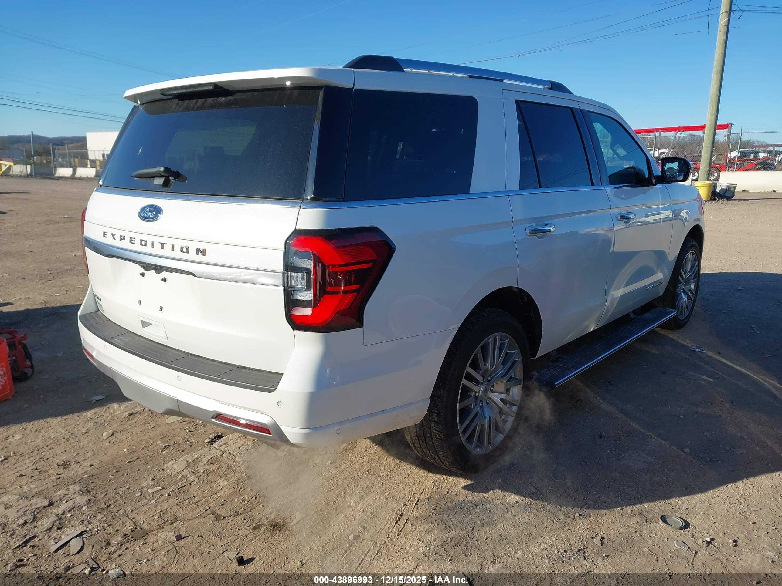 FORD EXPEDITION image 4