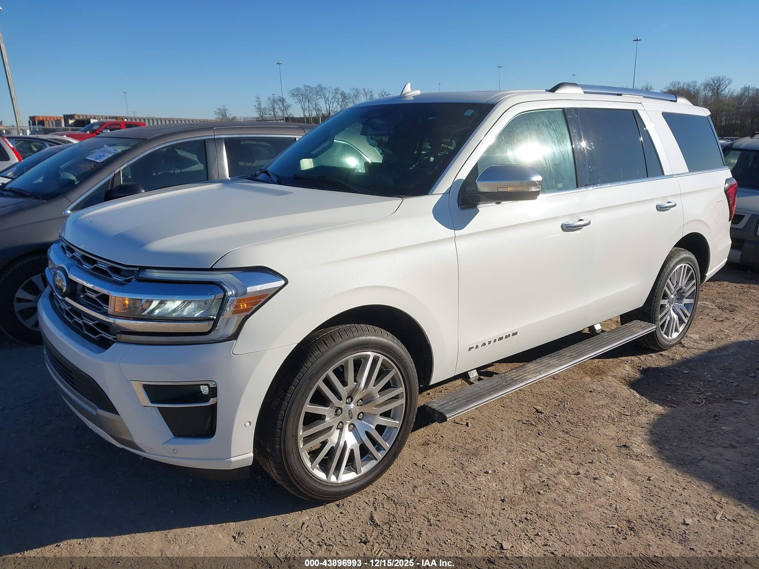 FORD EXPEDITION image 6
