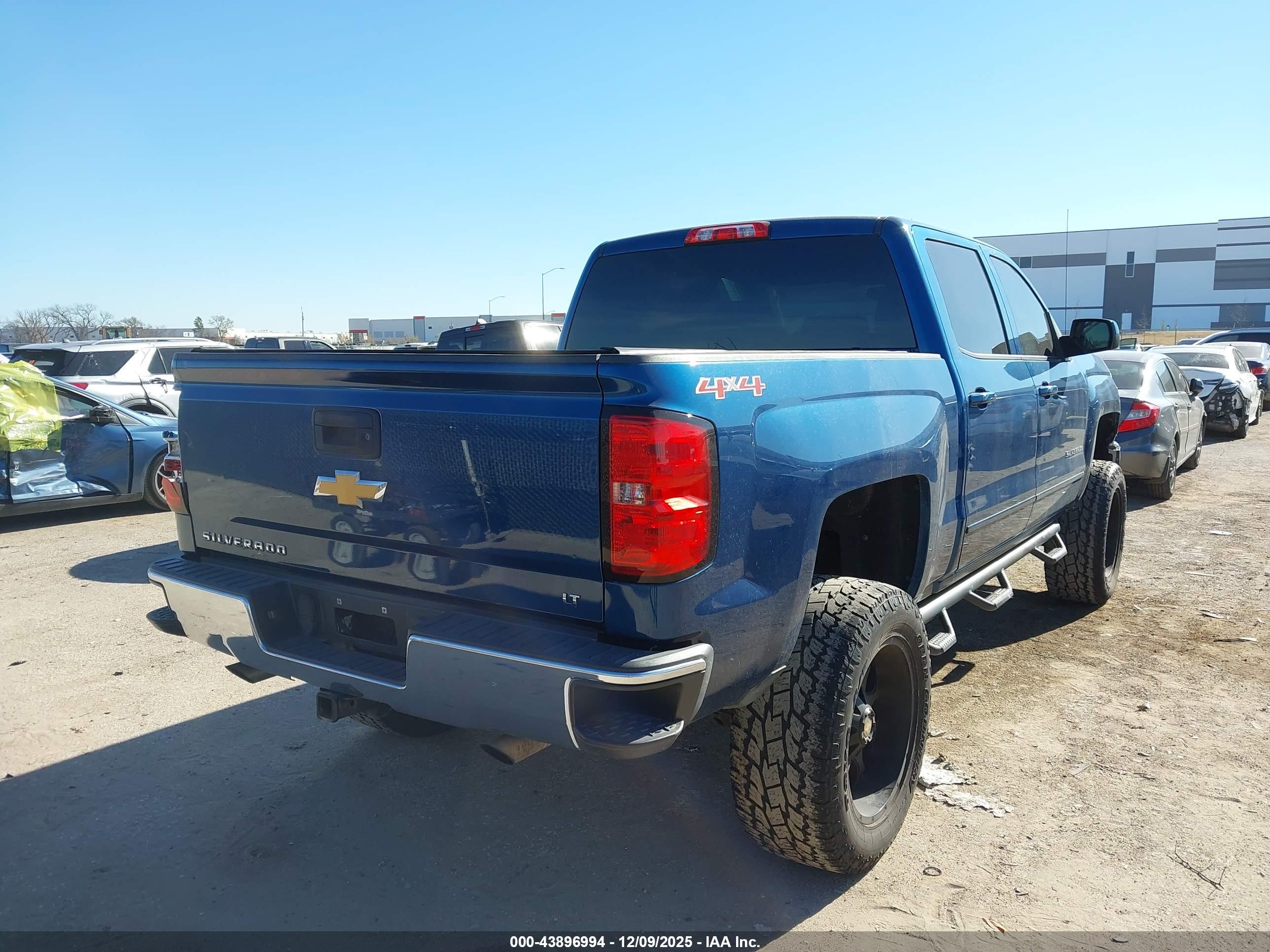 CHEVROLET SILVERADO image 4
