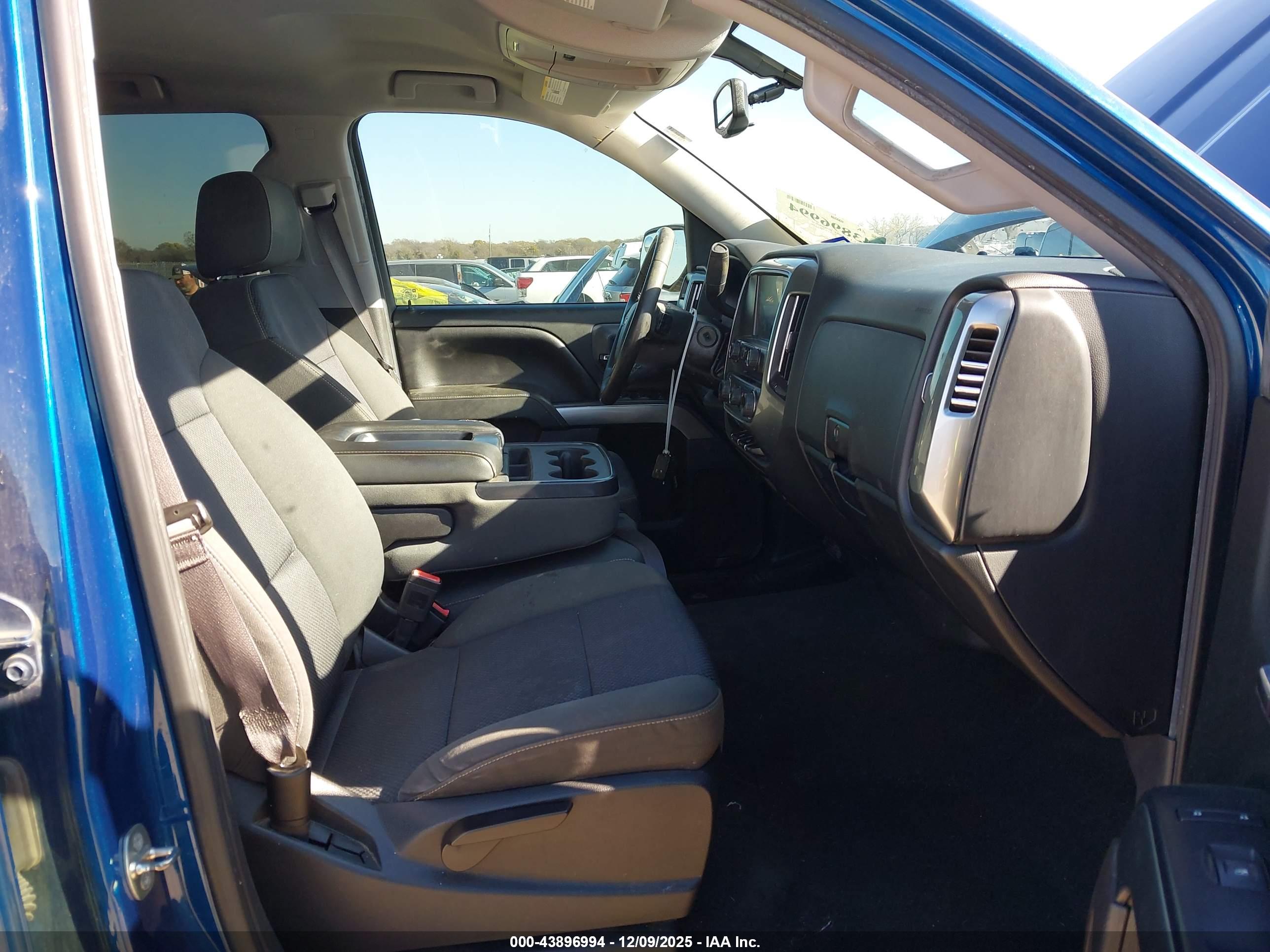 CHEVROLET SILVERADO image 5