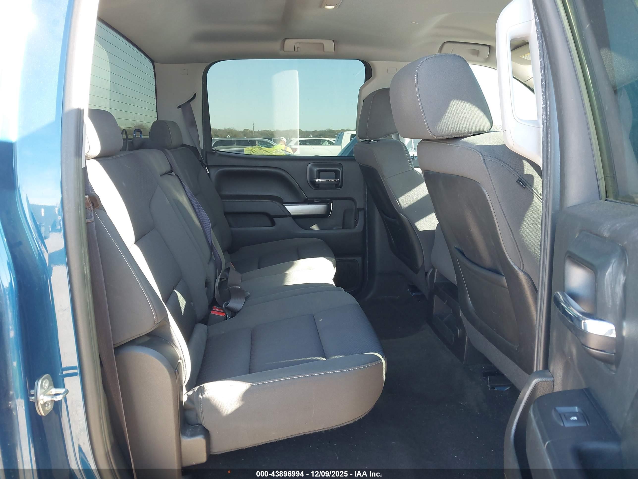 CHEVROLET SILVERADO image 8