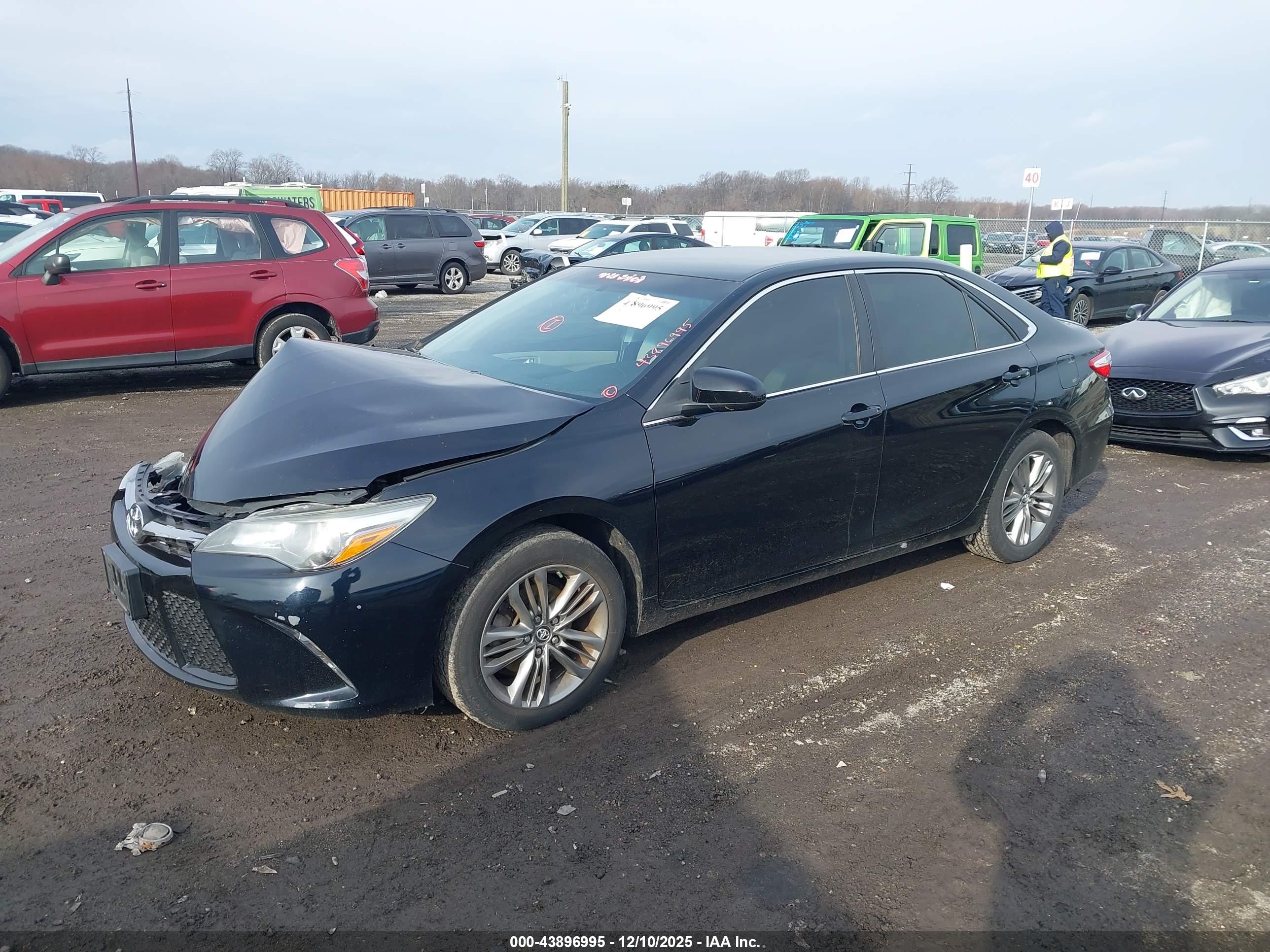 TOYOTA CAMRY image 2