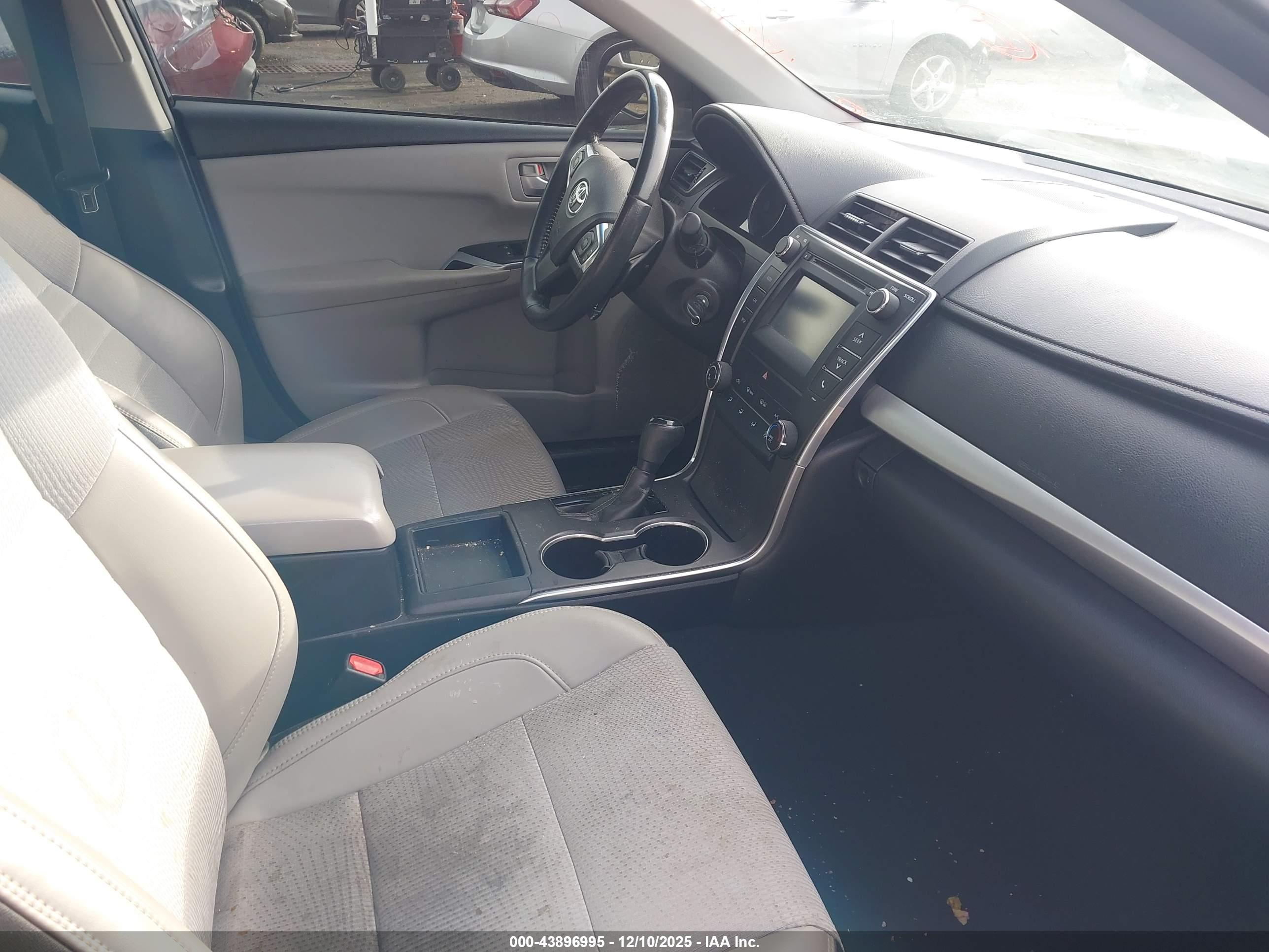 TOYOTA CAMRY image 5