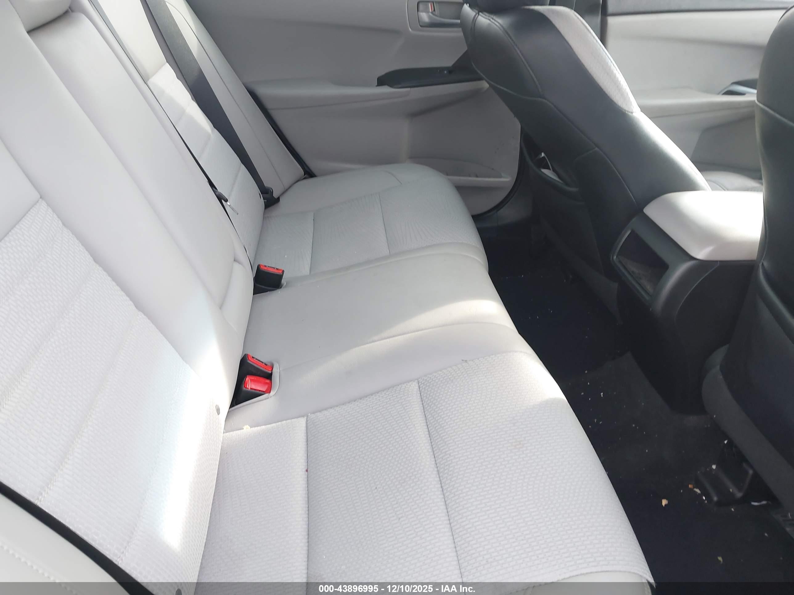 TOYOTA CAMRY image 8