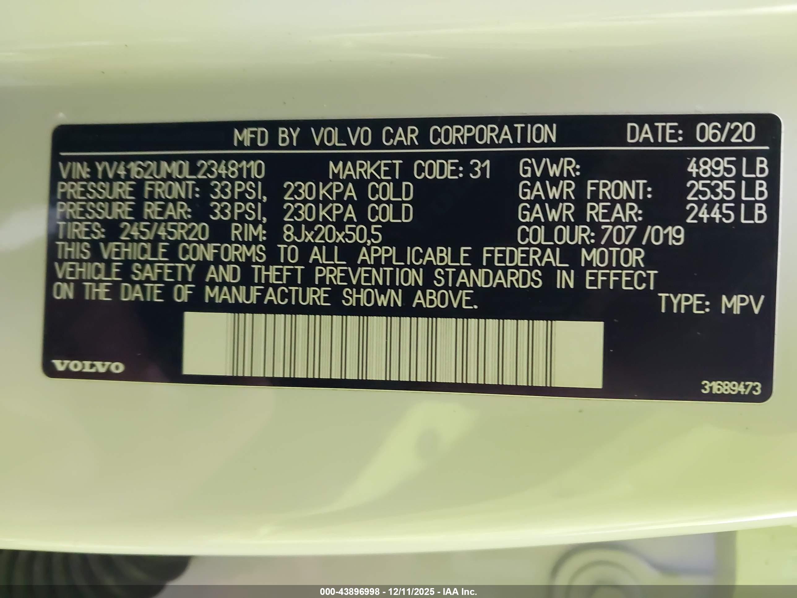VOLVO XC40 image 9