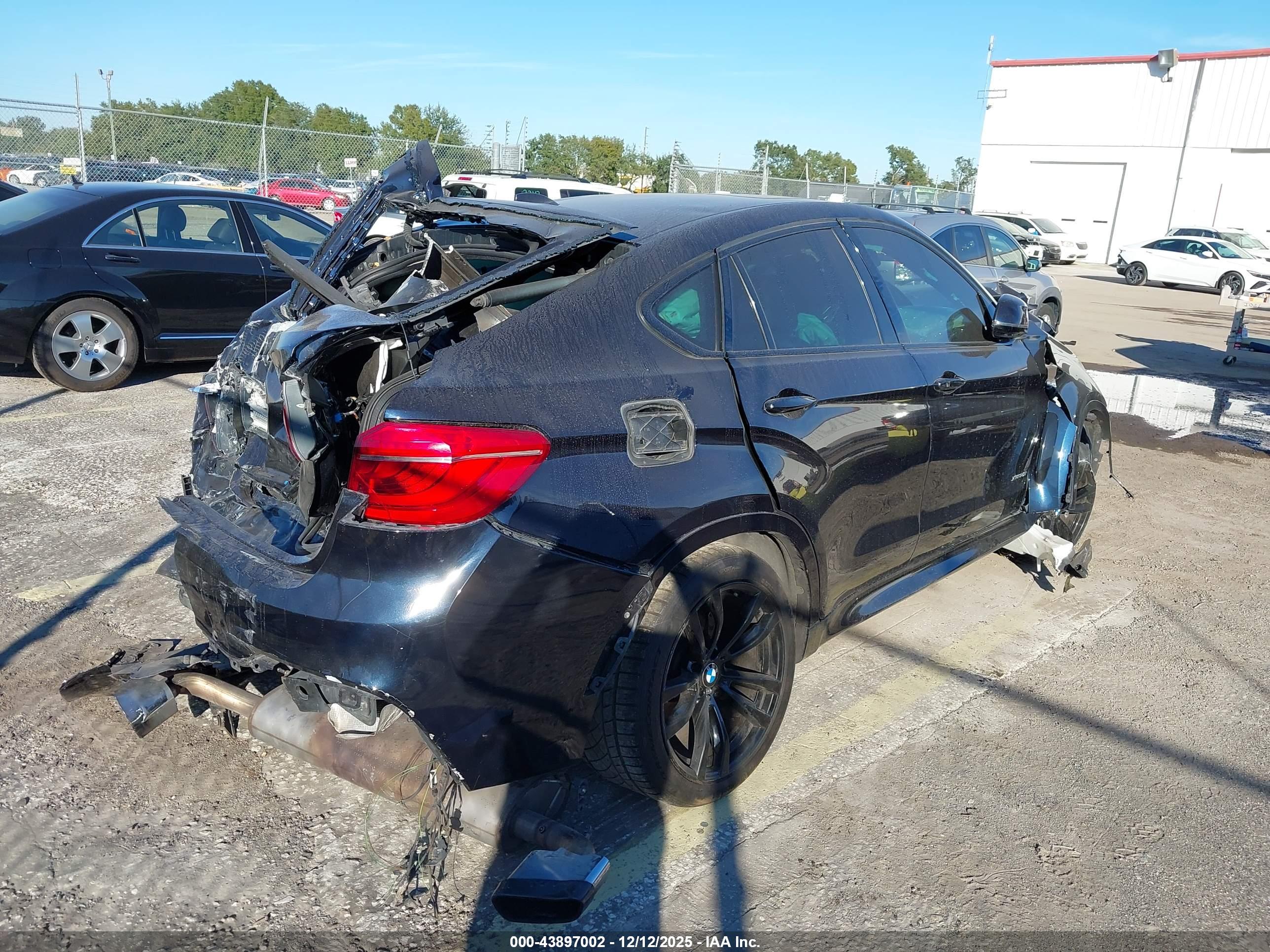 BMW X6 image 4