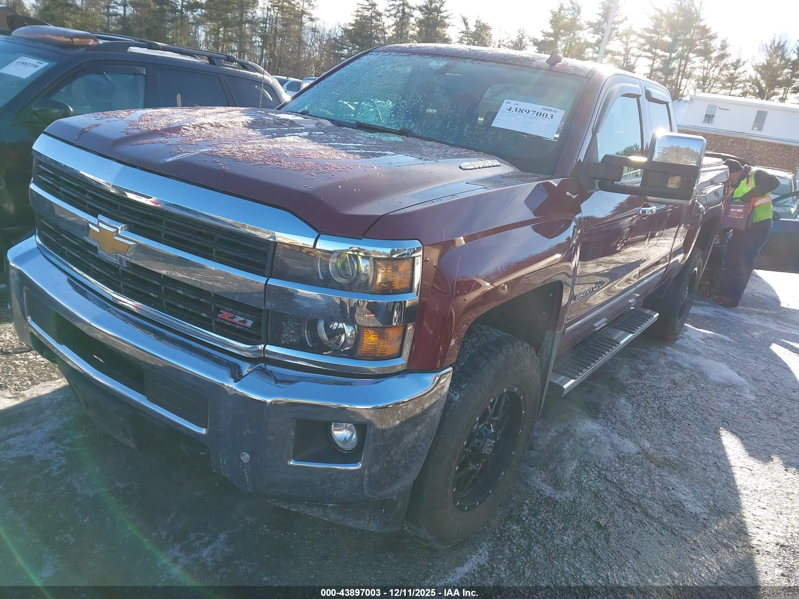 CHEVROLET SILVERADO image 2