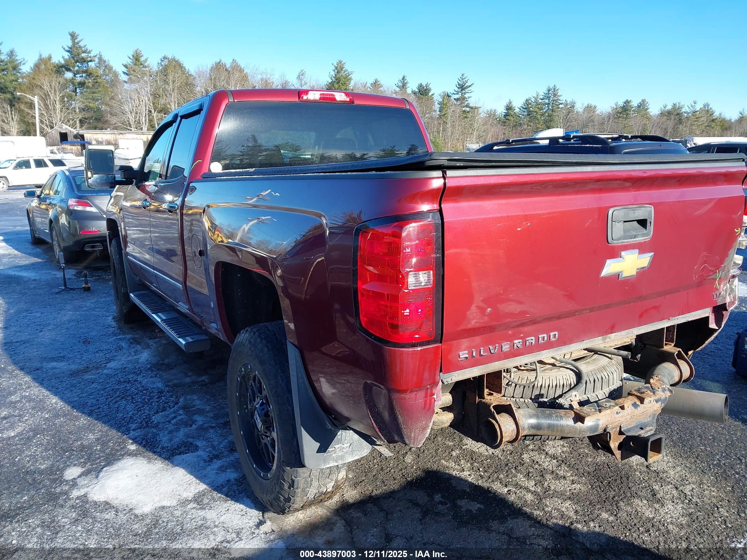 CHEVROLET SILVERADO image 3