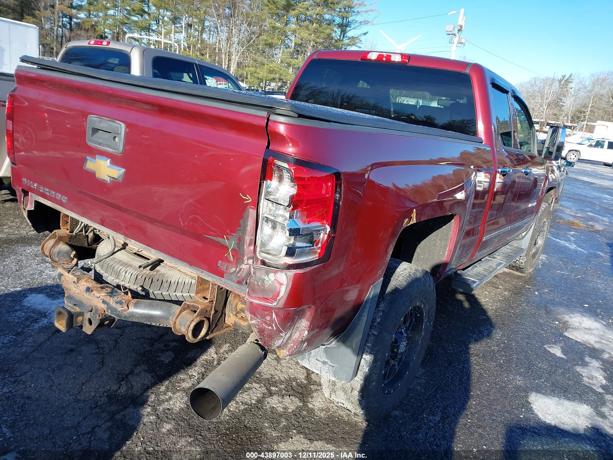 CHEVROLET SILVERADO image 4