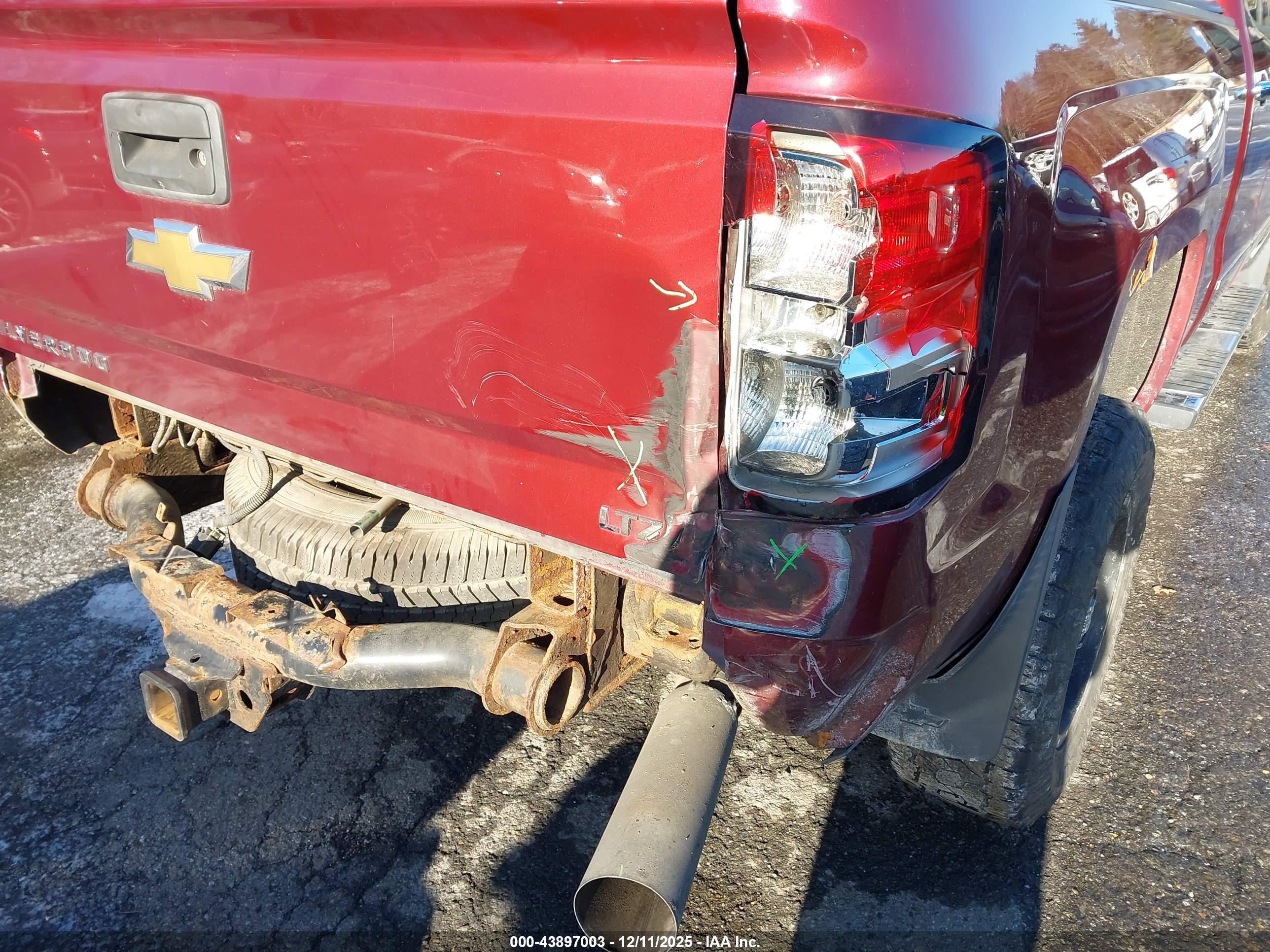 CHEVROLET SILVERADO image 6