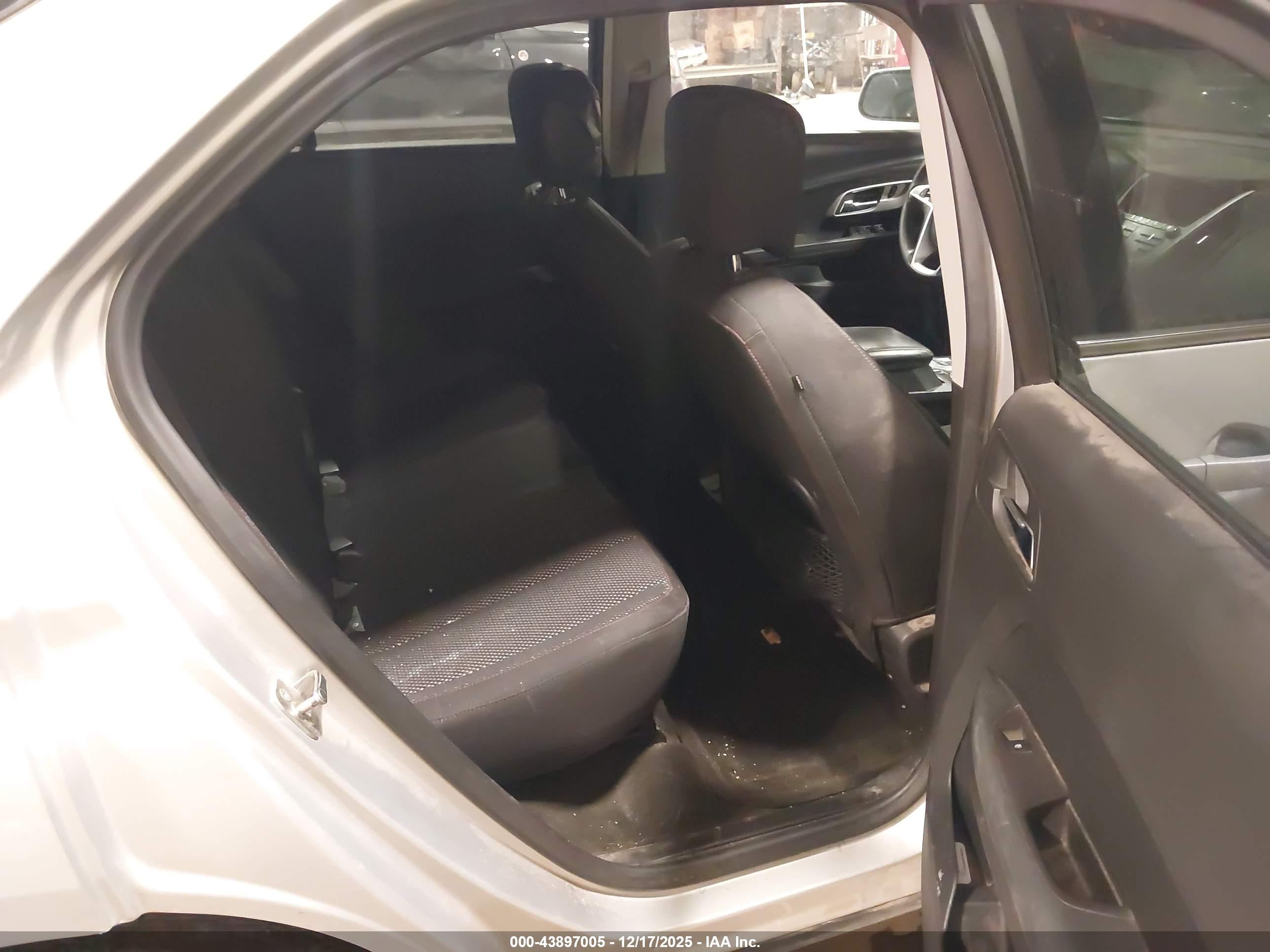 CHEVROLET EQUINOX image 8