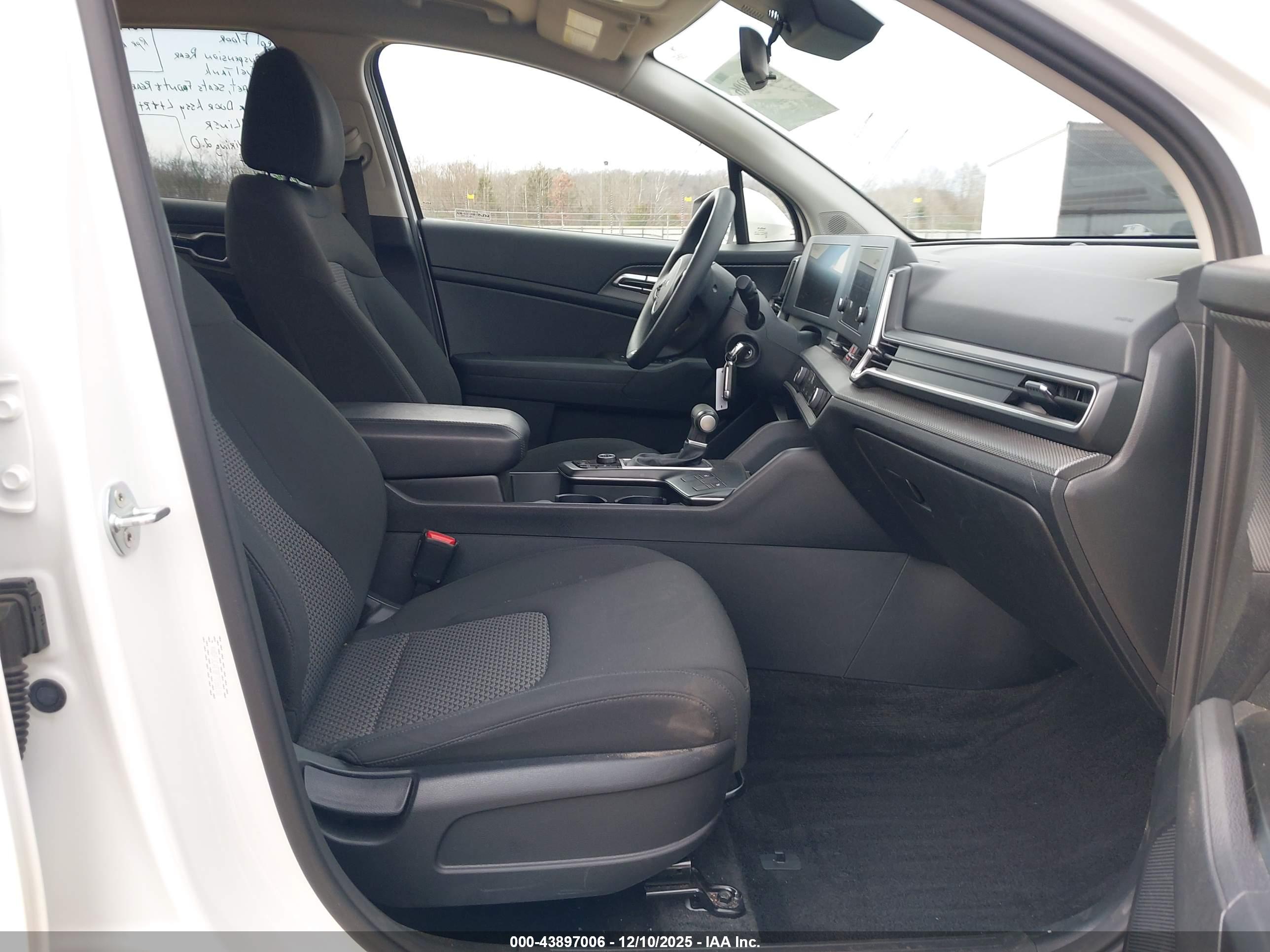 KIA SPORTAGE image 5