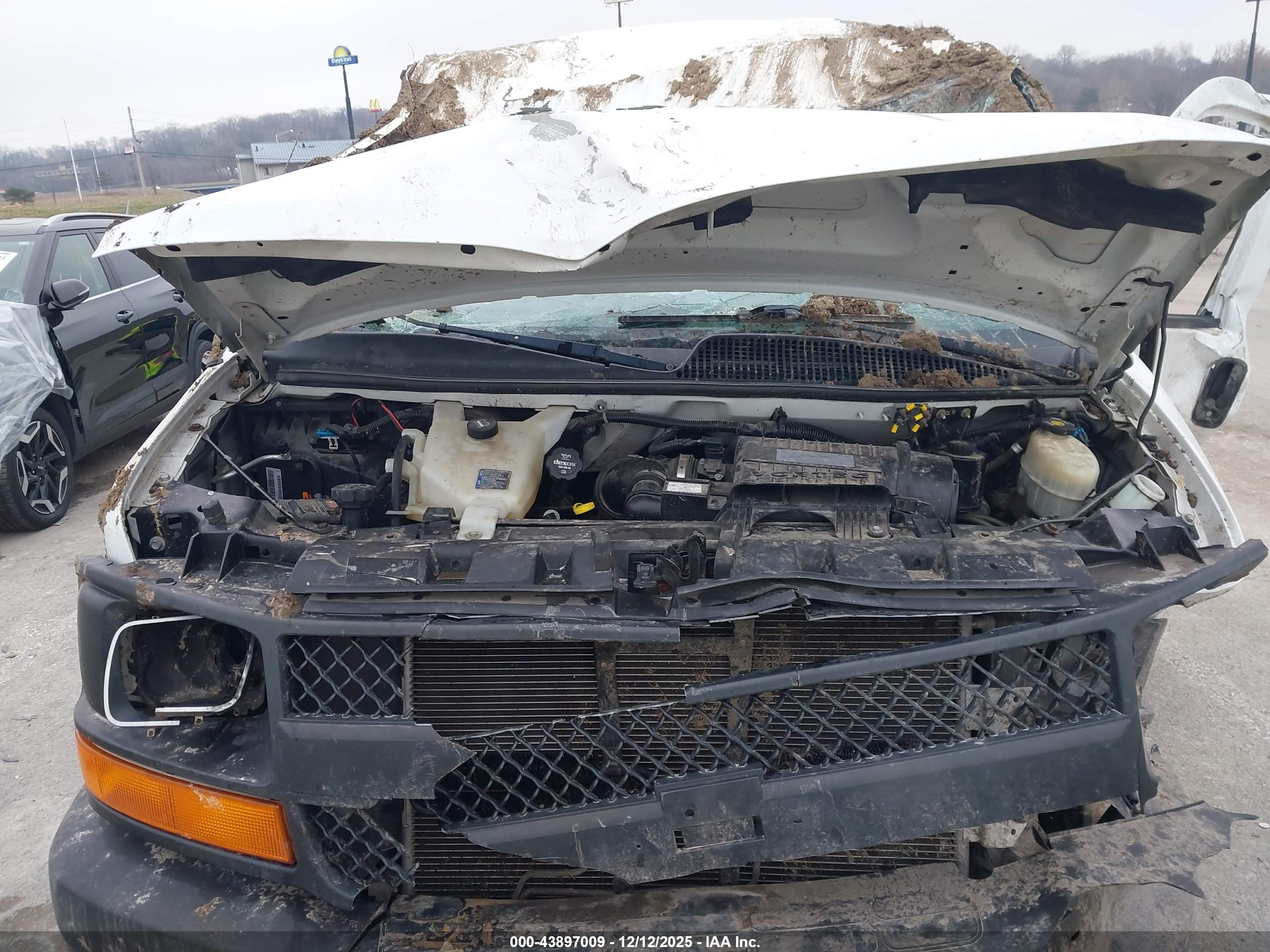 CHEVROLET EXPRESS image 10