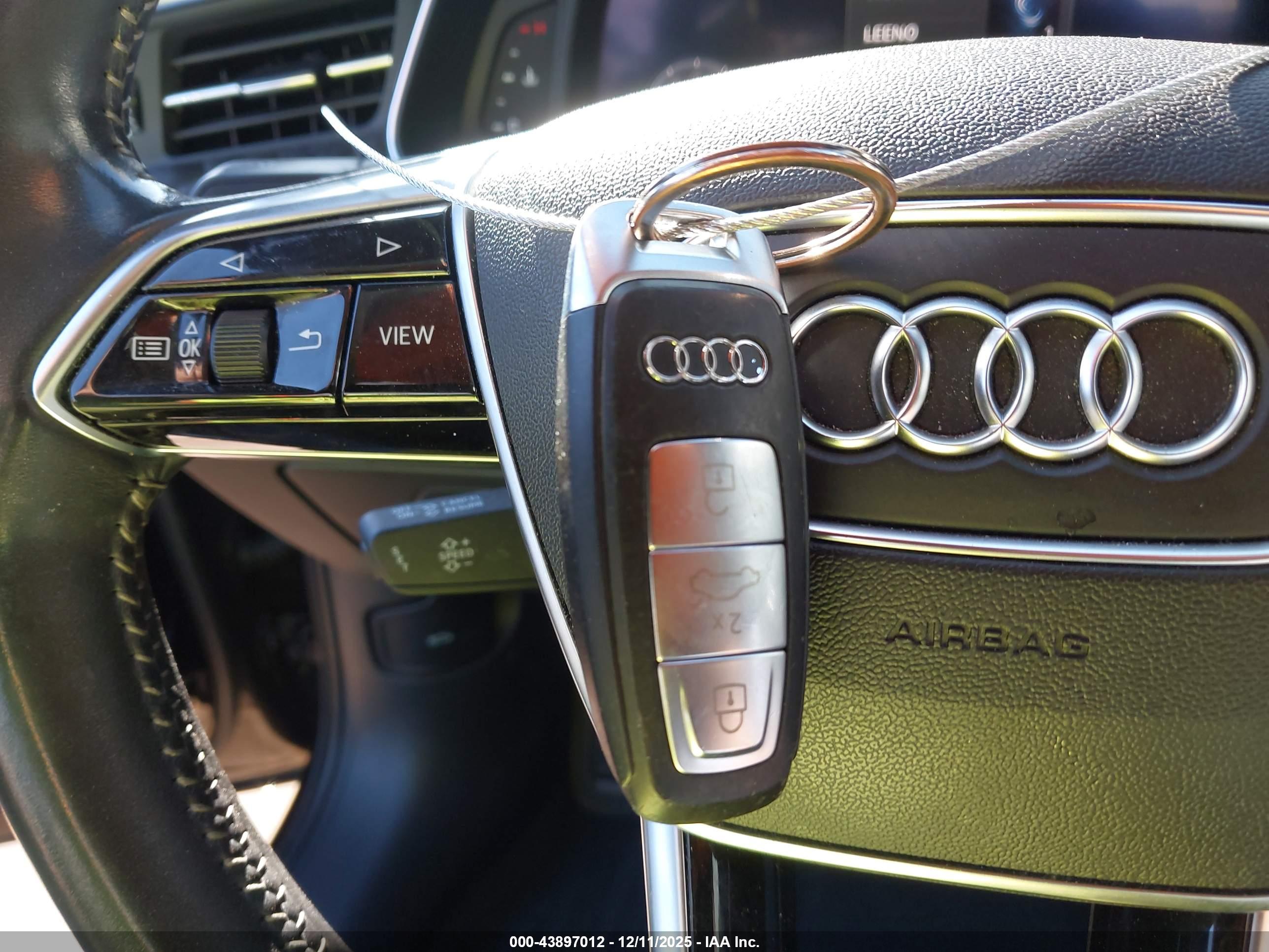 AUDI A6 image 11