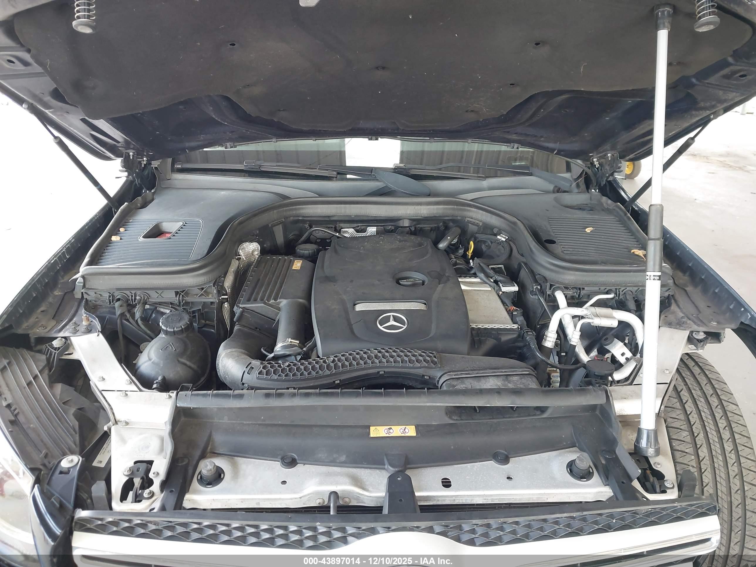 MERCEDES-BENZ GLC image 10