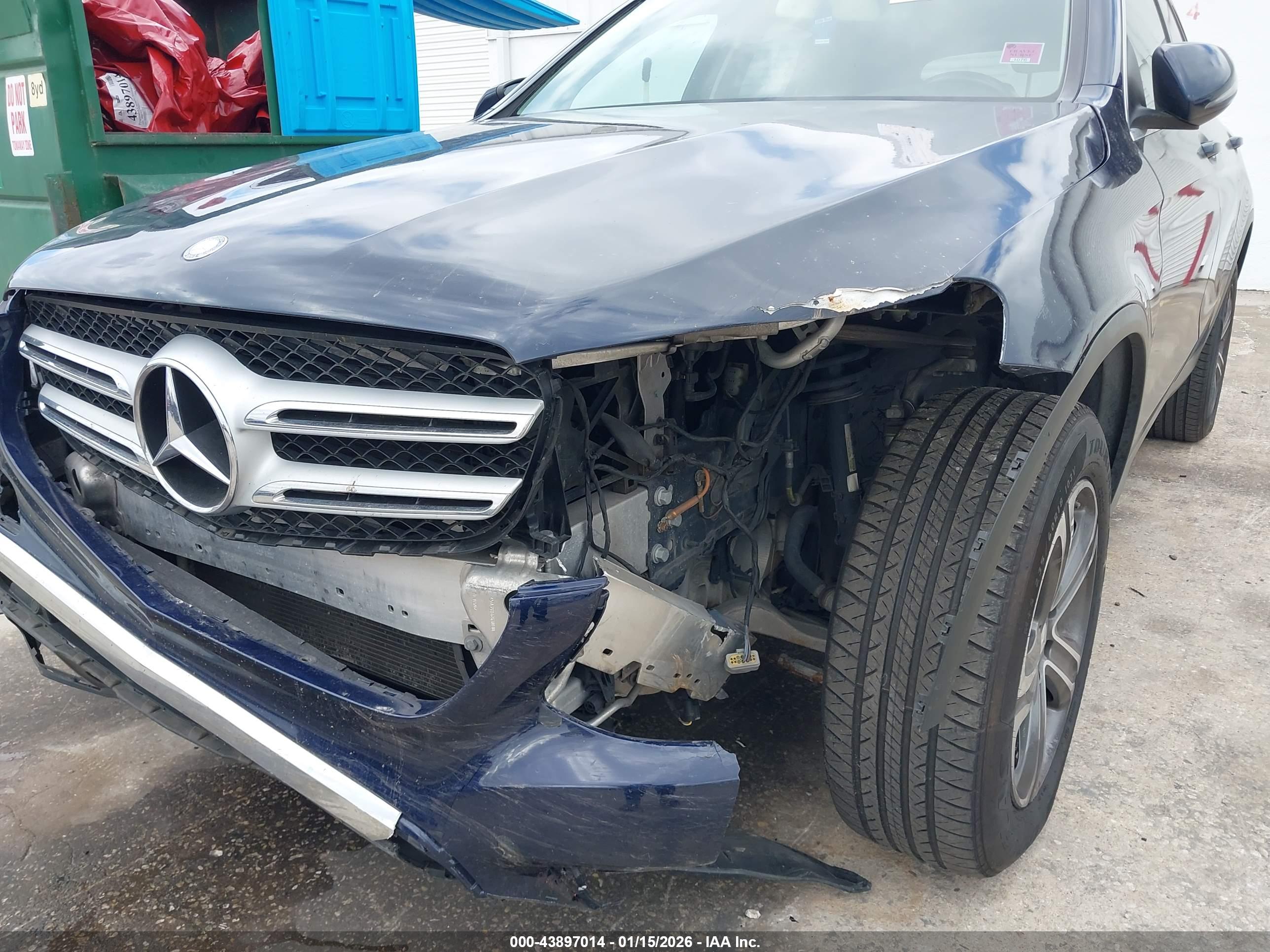 MERCEDES-BENZ GLC image 6