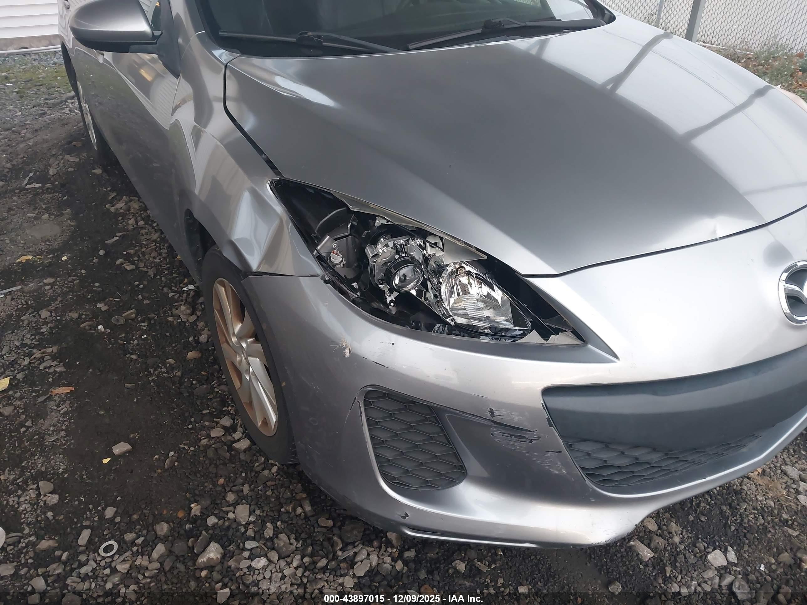 MAZDA MAZDA3 image 6