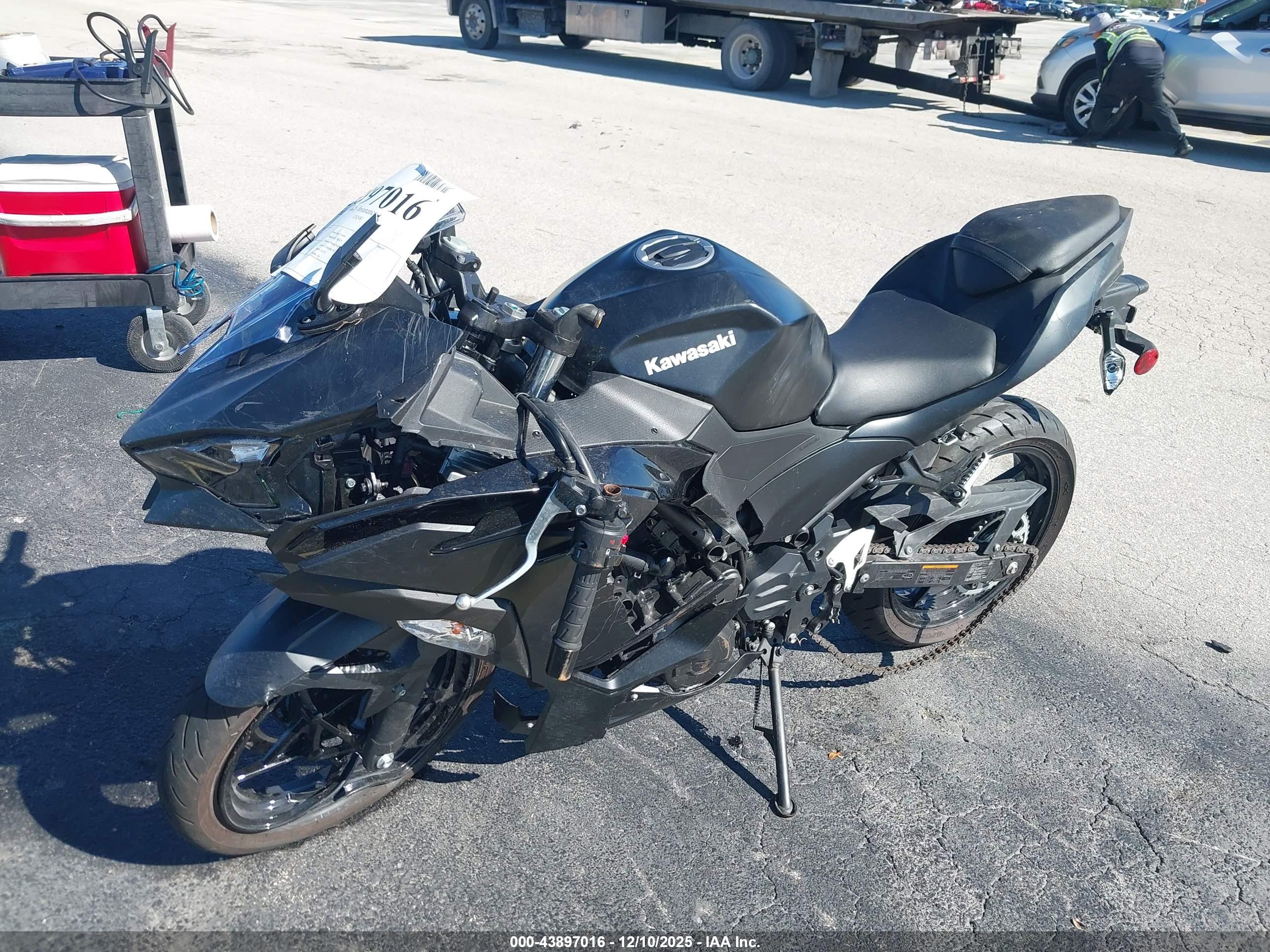 KAWASAKI EX500 image 2