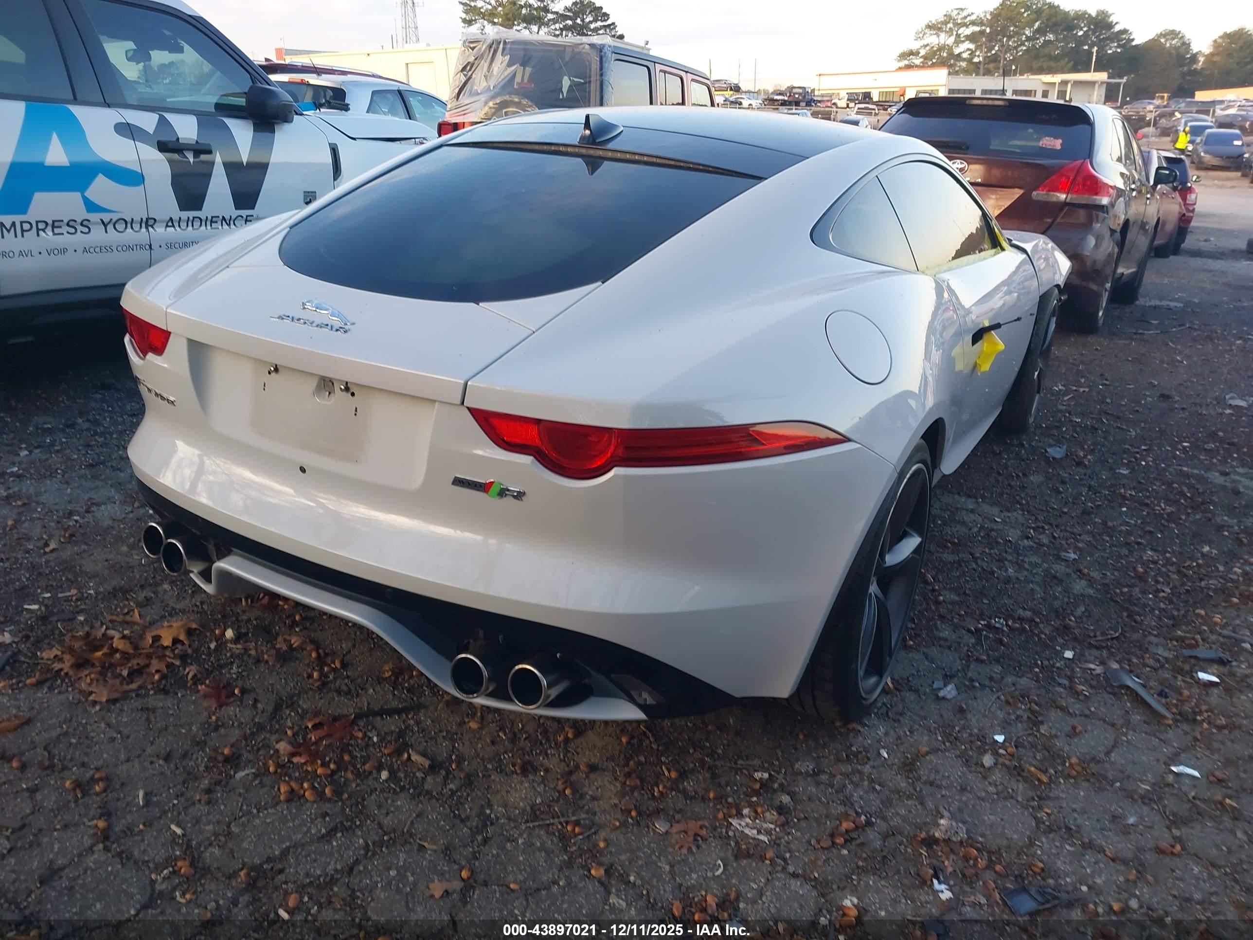 JAGUAR F-TYPE image 4
