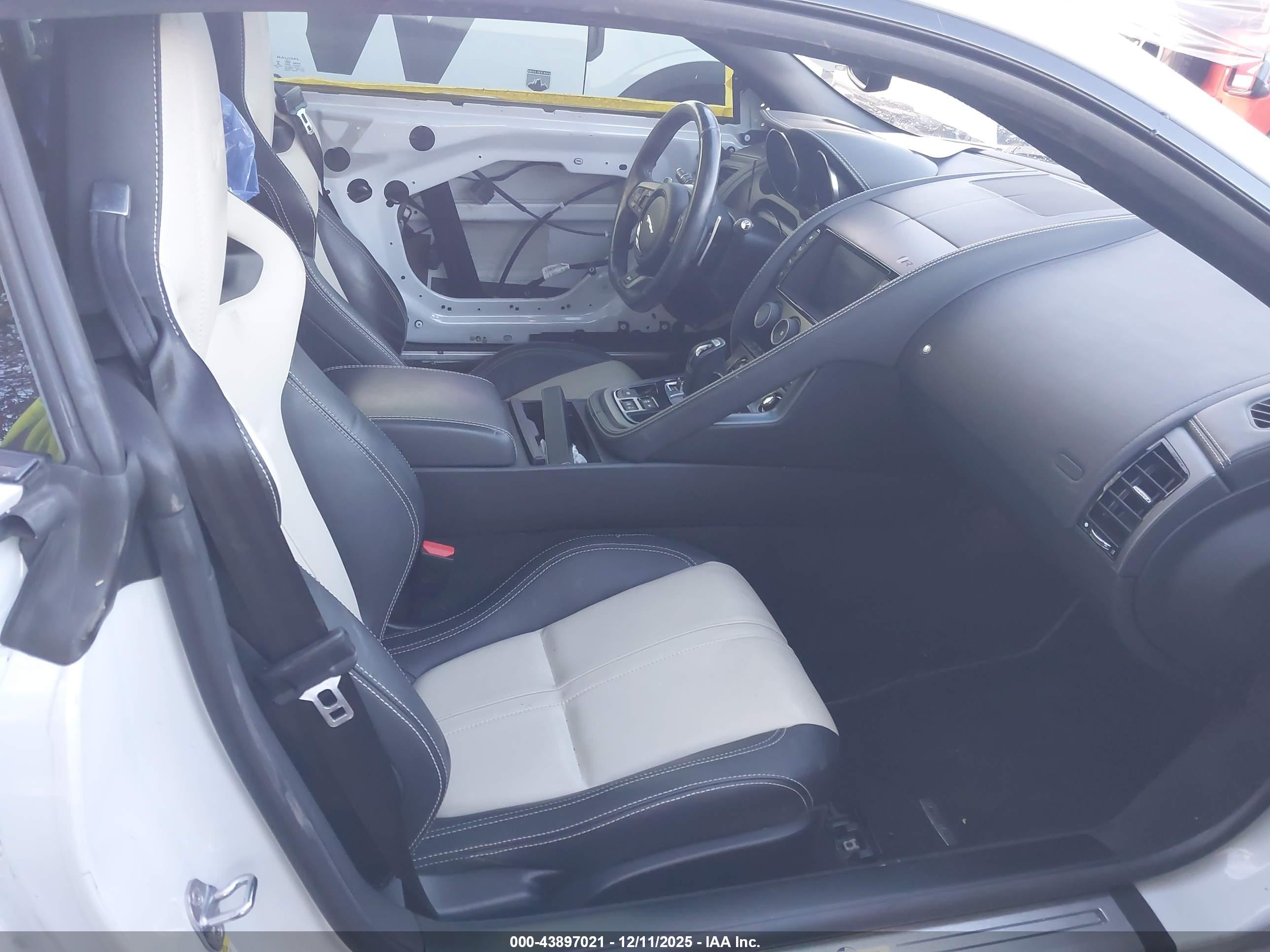 JAGUAR F-TYPE image 5