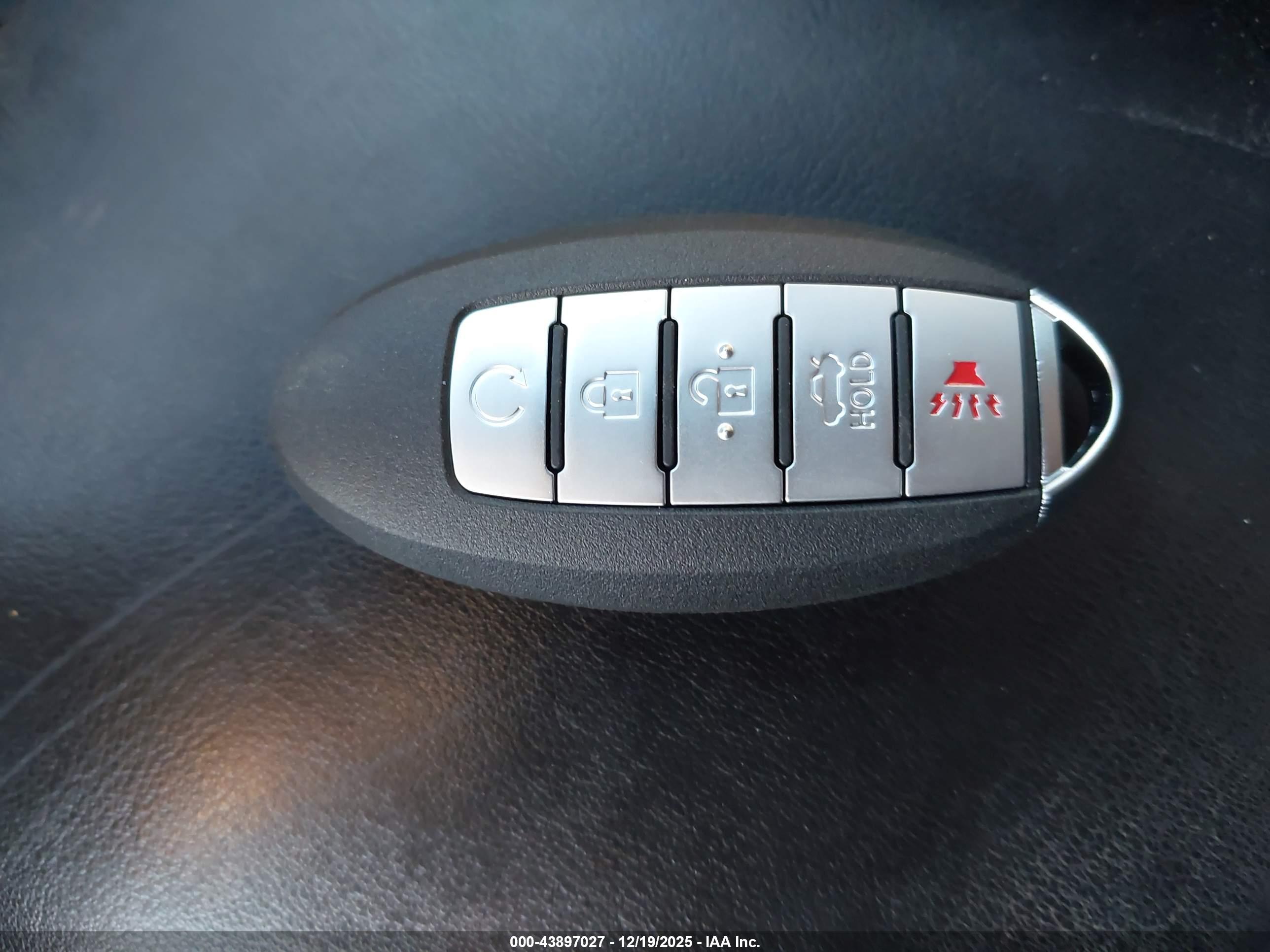 INFINITI Q60 image 11