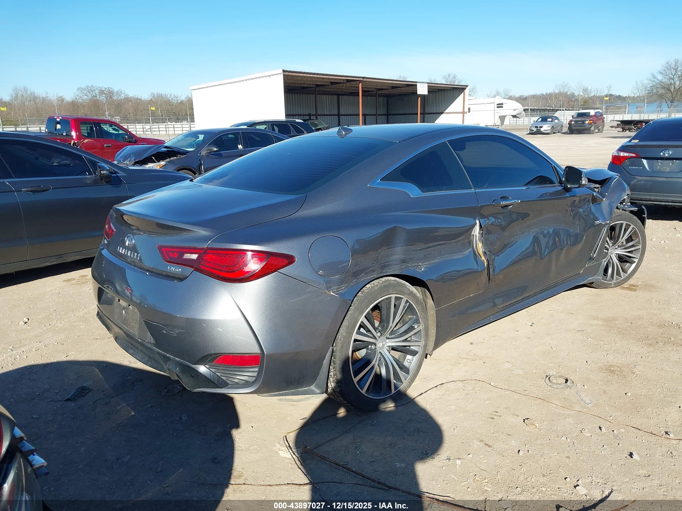 INFINITI Q60 image 4