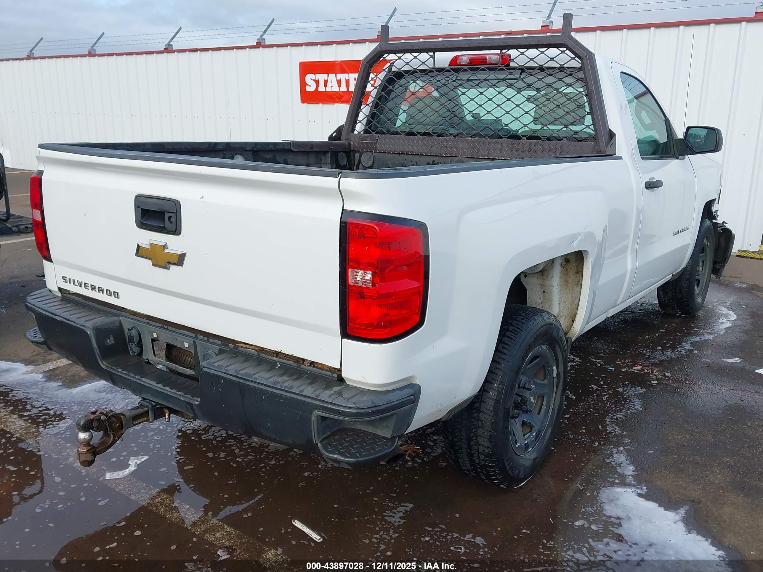 CHEVROLET SILVERADO image 4