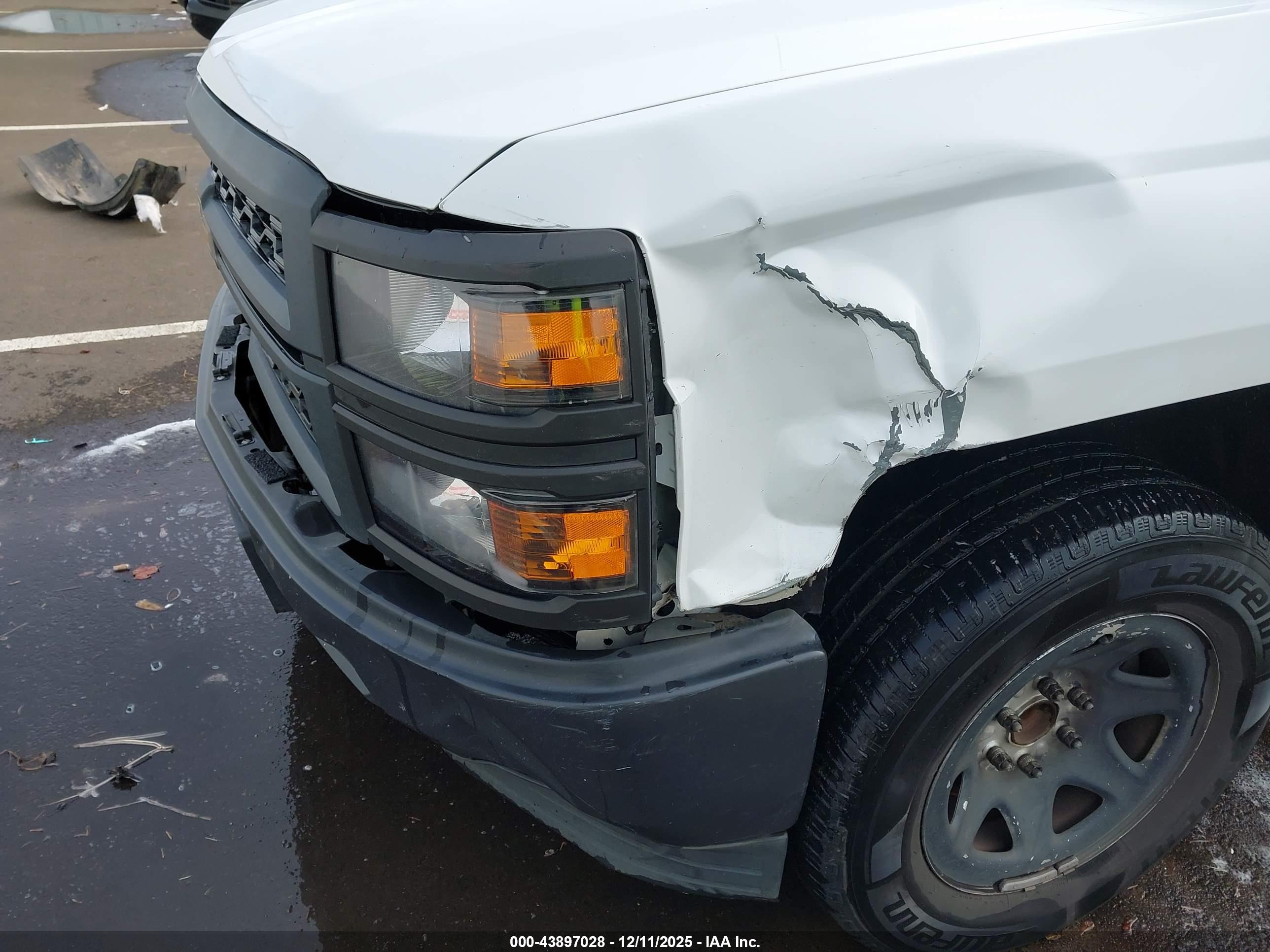 CHEVROLET SILVERADO image 6