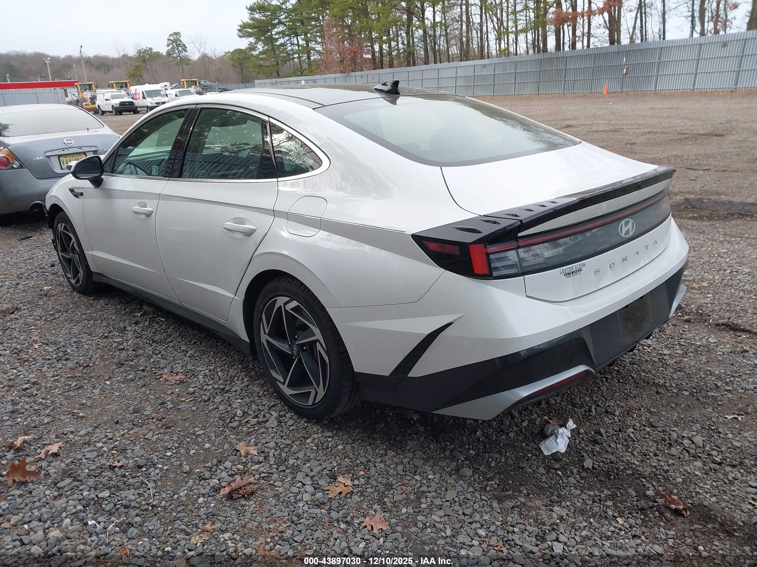 HYUNDAI SONATA image 3
