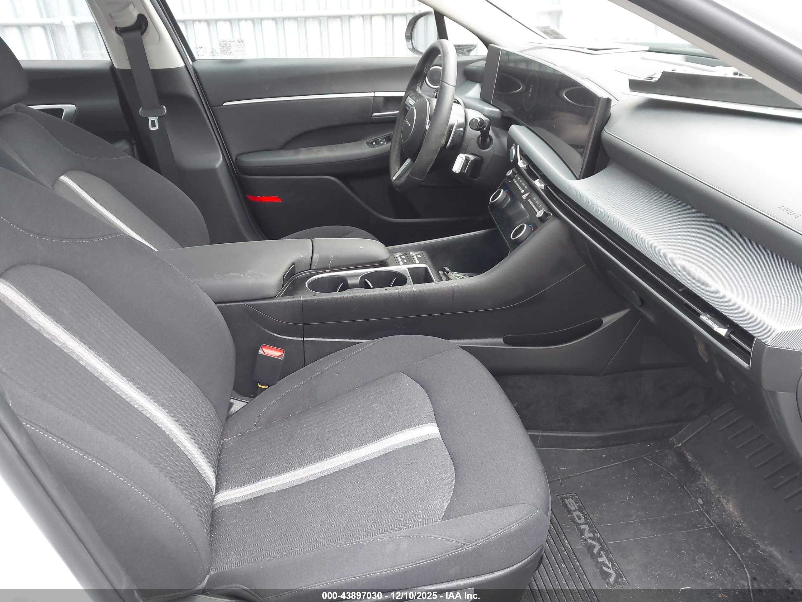HYUNDAI SONATA image 5