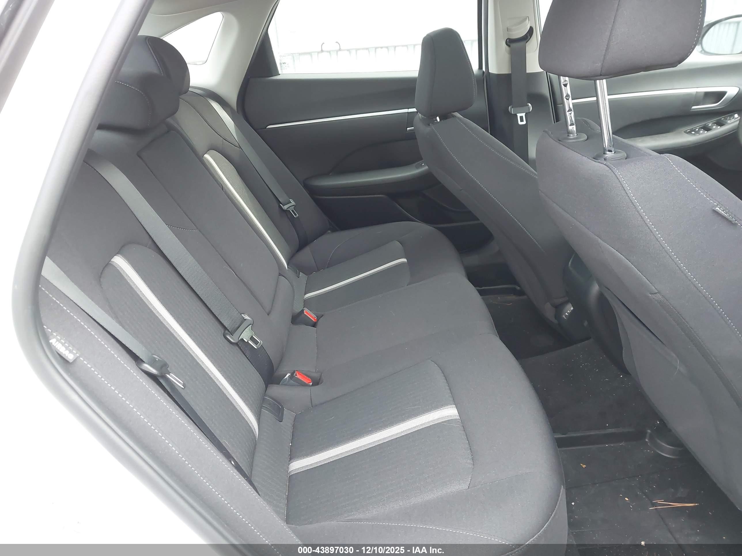 HYUNDAI SONATA image 8