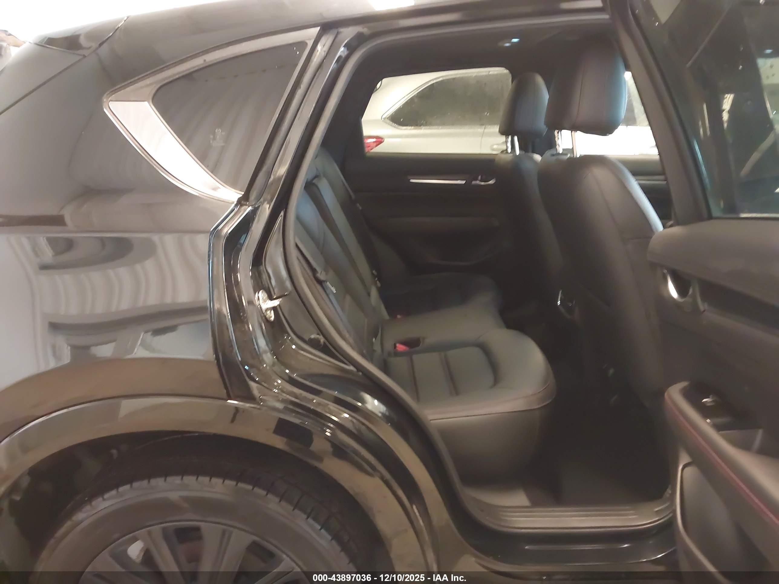 MAZDA CX-5 image 8
