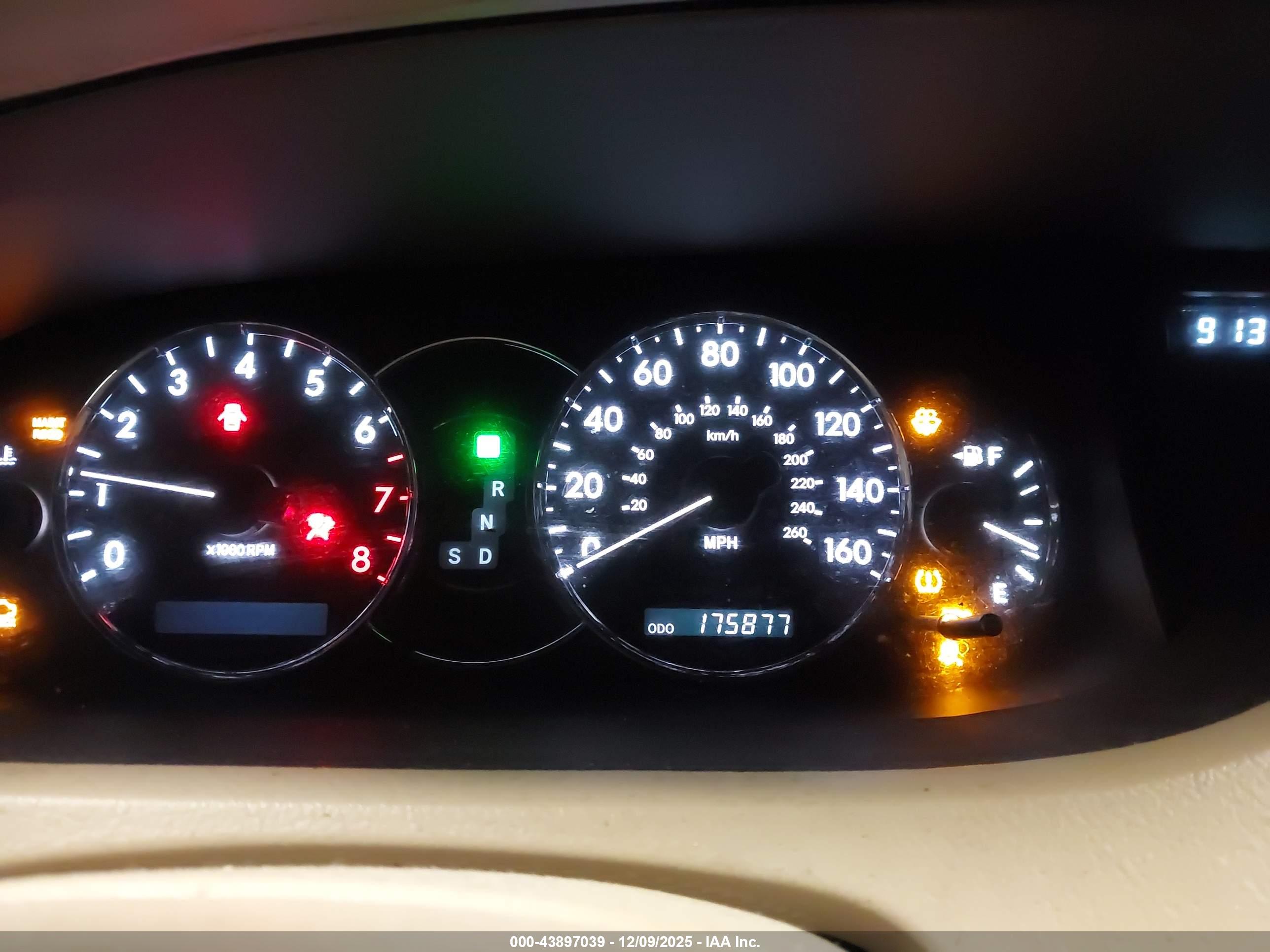 TOYOTA AVALON image 7