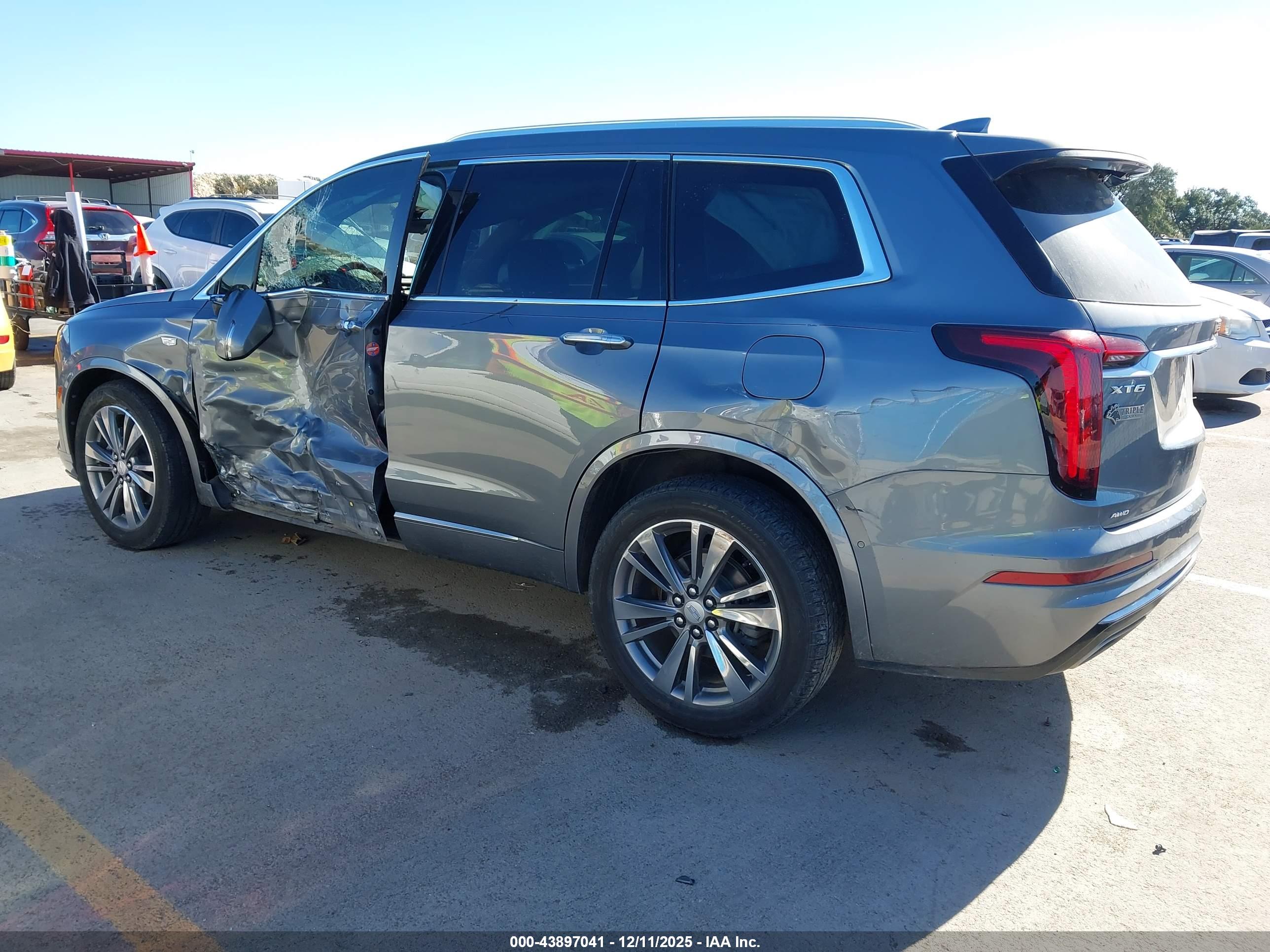 CADILLAC XT6 image 3